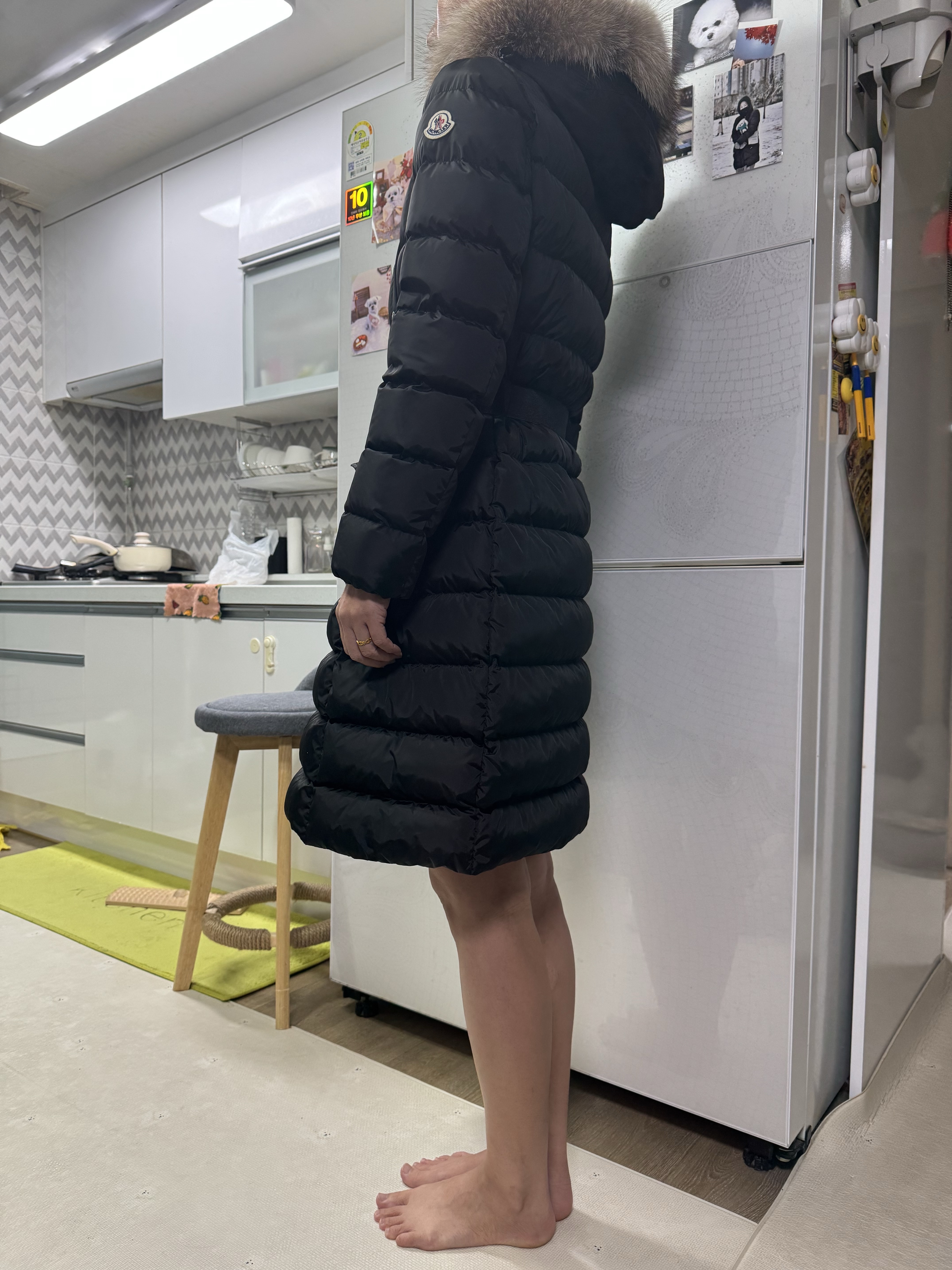 (W) Moncler Khloe Long Down Jacket Black - 23FW 착용 스타일 - 3