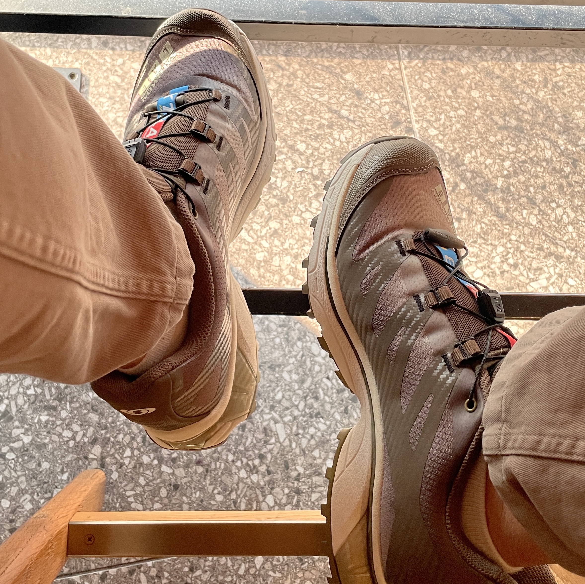 Salomon XT-4 Aurora Borealis Canteen 착용 스타일