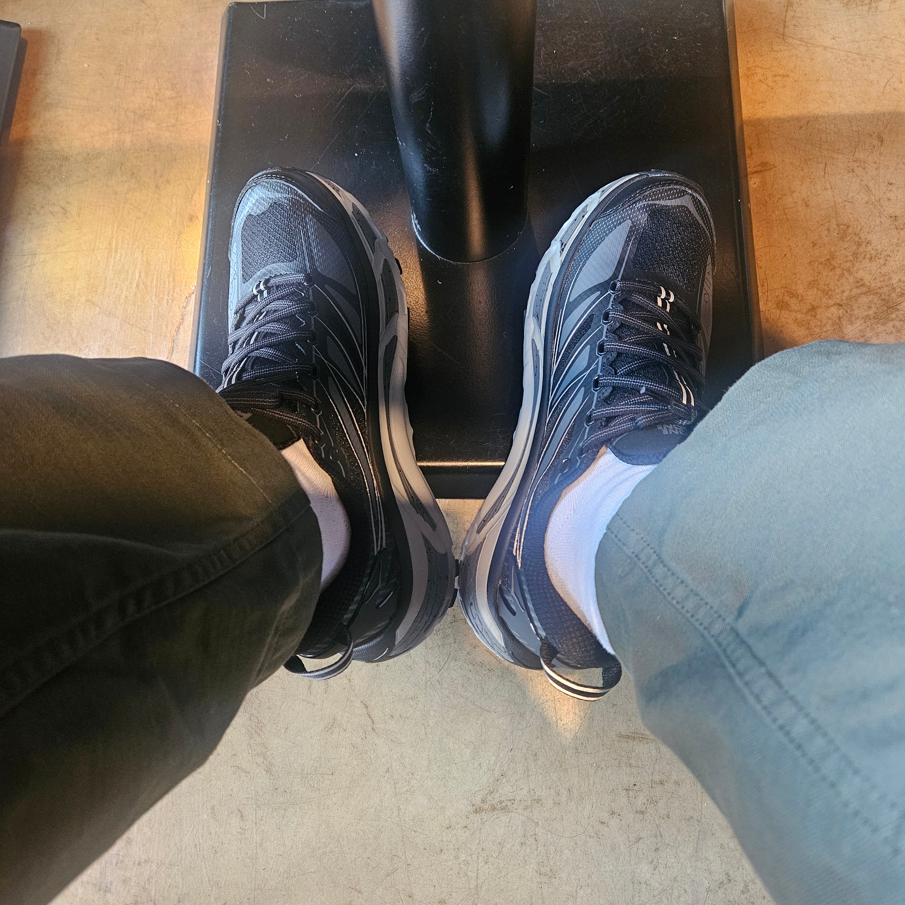 Hoka Mafate Speed 2 Black Castlerock 착용 스타일