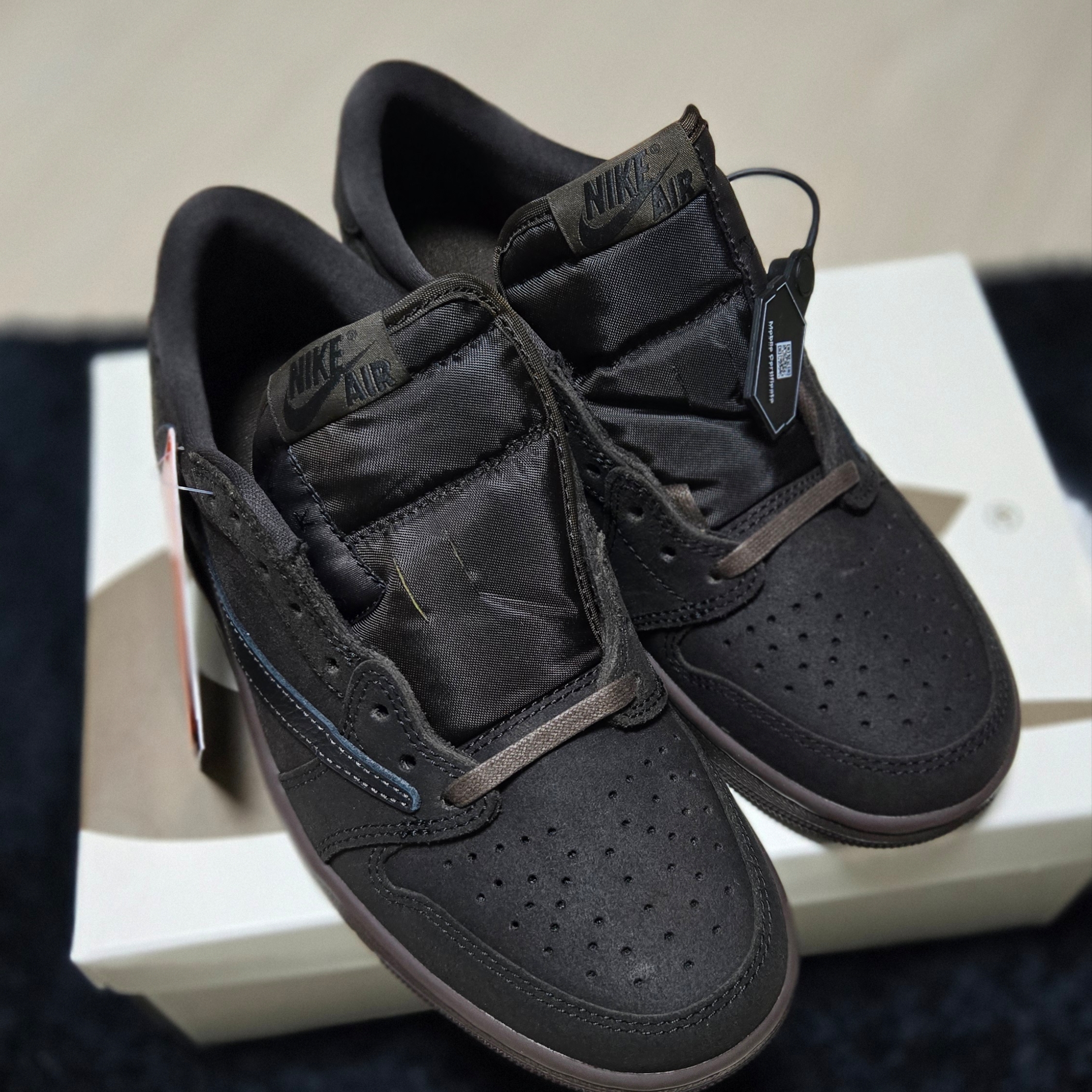 Jordan 1 x Travis Scott Retro Low OG SP Velvet Brown and Dark Mocha 착용 스타일