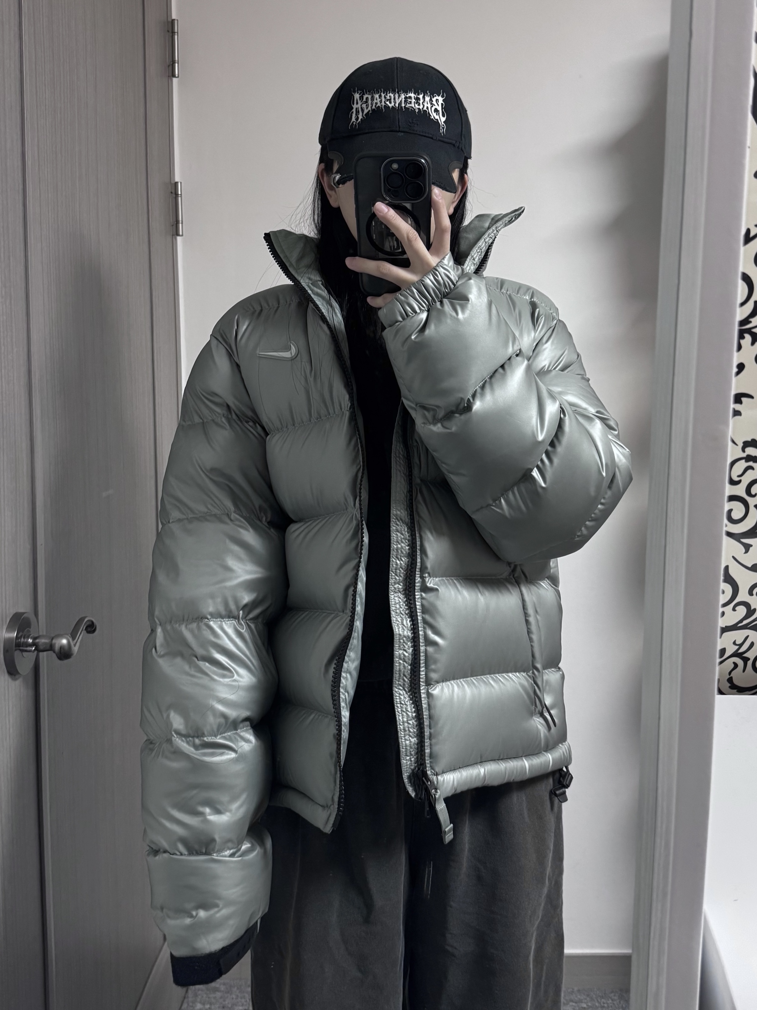 Nike x Drake Nocta Sunset Puffer Jacket Mica Green Cyber (FN8196-330), Adidas Yeezy Slide Onyx 착용 스타일 - 4