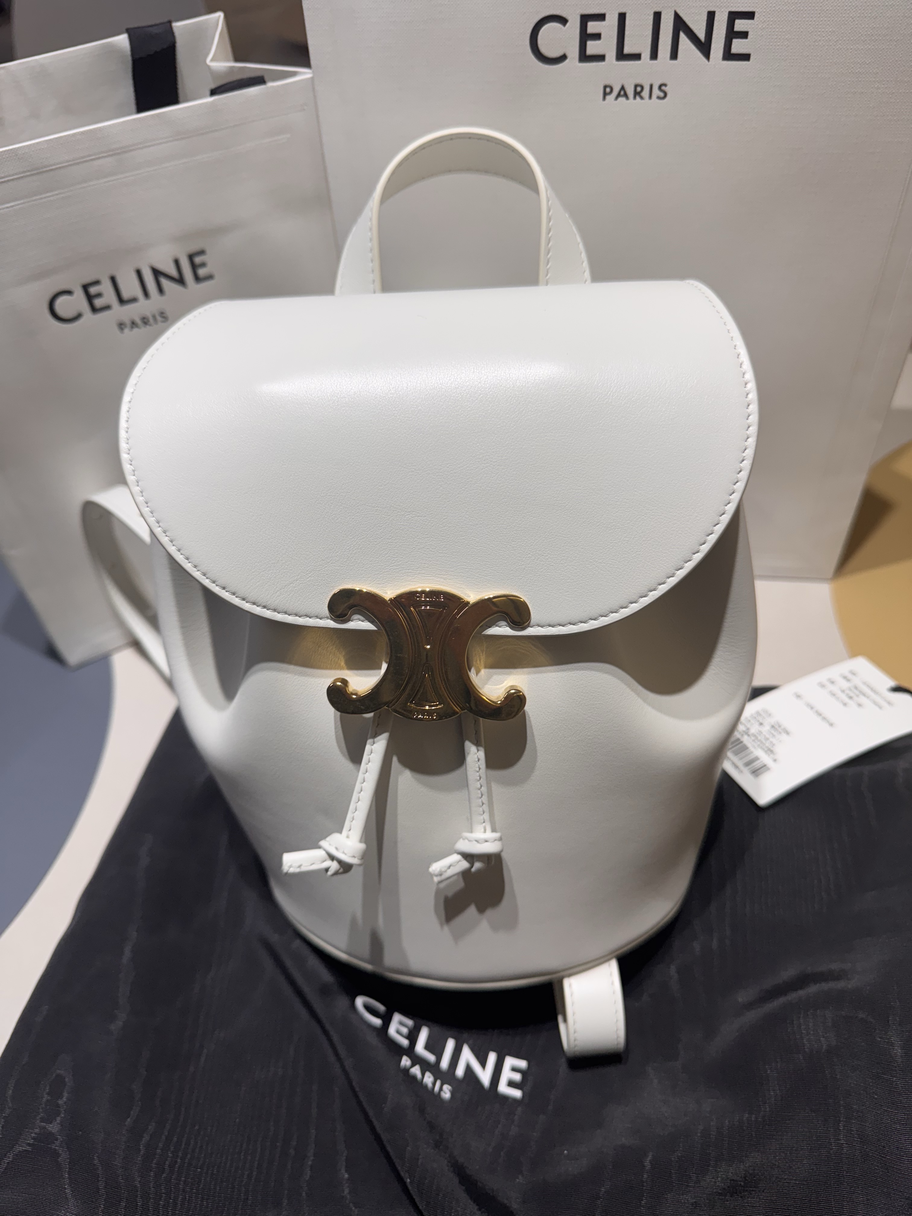 Celine Backpack Bonnie in Smooth Calfskin Rice 착용 스타일