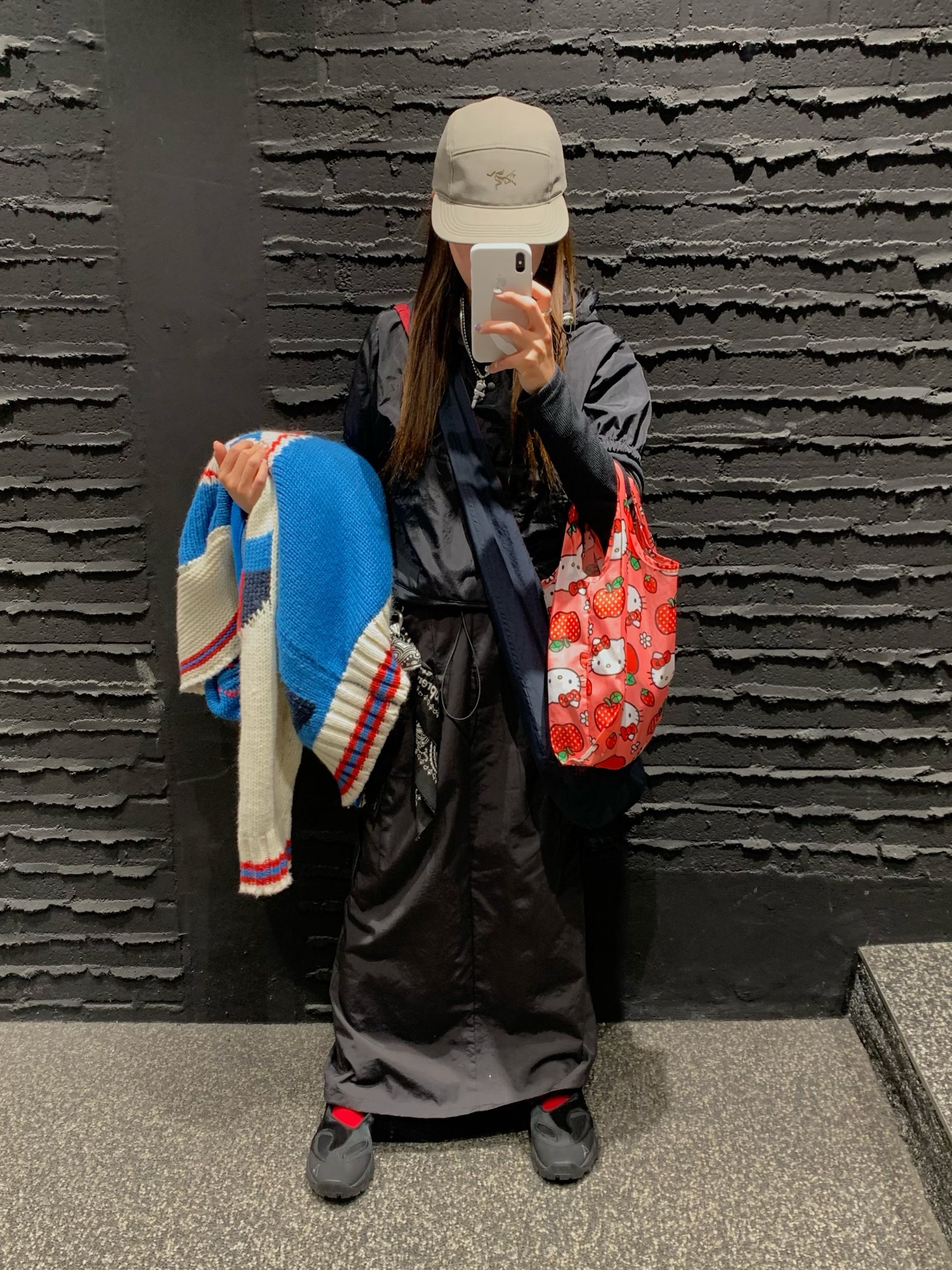 Roa Hiking Sandal Black, Supreme Hav-A-Hank Bandanas Multicolor (Set of 3) - 24SS 착용 스타일