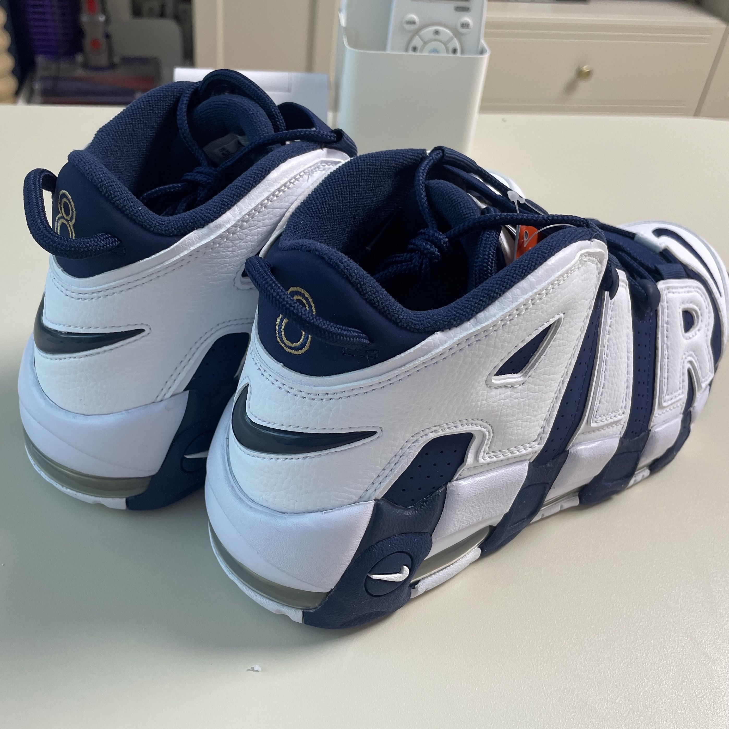 Nike Air More Uptempo 96 White Midnight Navy 착용 스타일 - 3