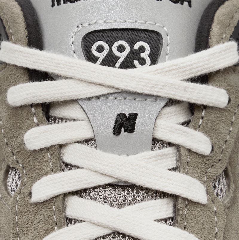 New Balance x JJJJound 993 Made in USA Mushroom White 착용 스타일 - 5