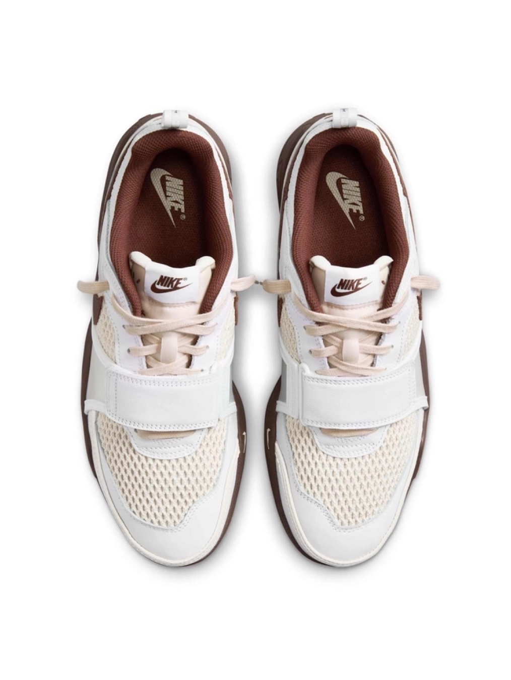 Nike x Travis Scott Zoom Field Jaxx White and Light Chocolate 착용 스타일 - 7