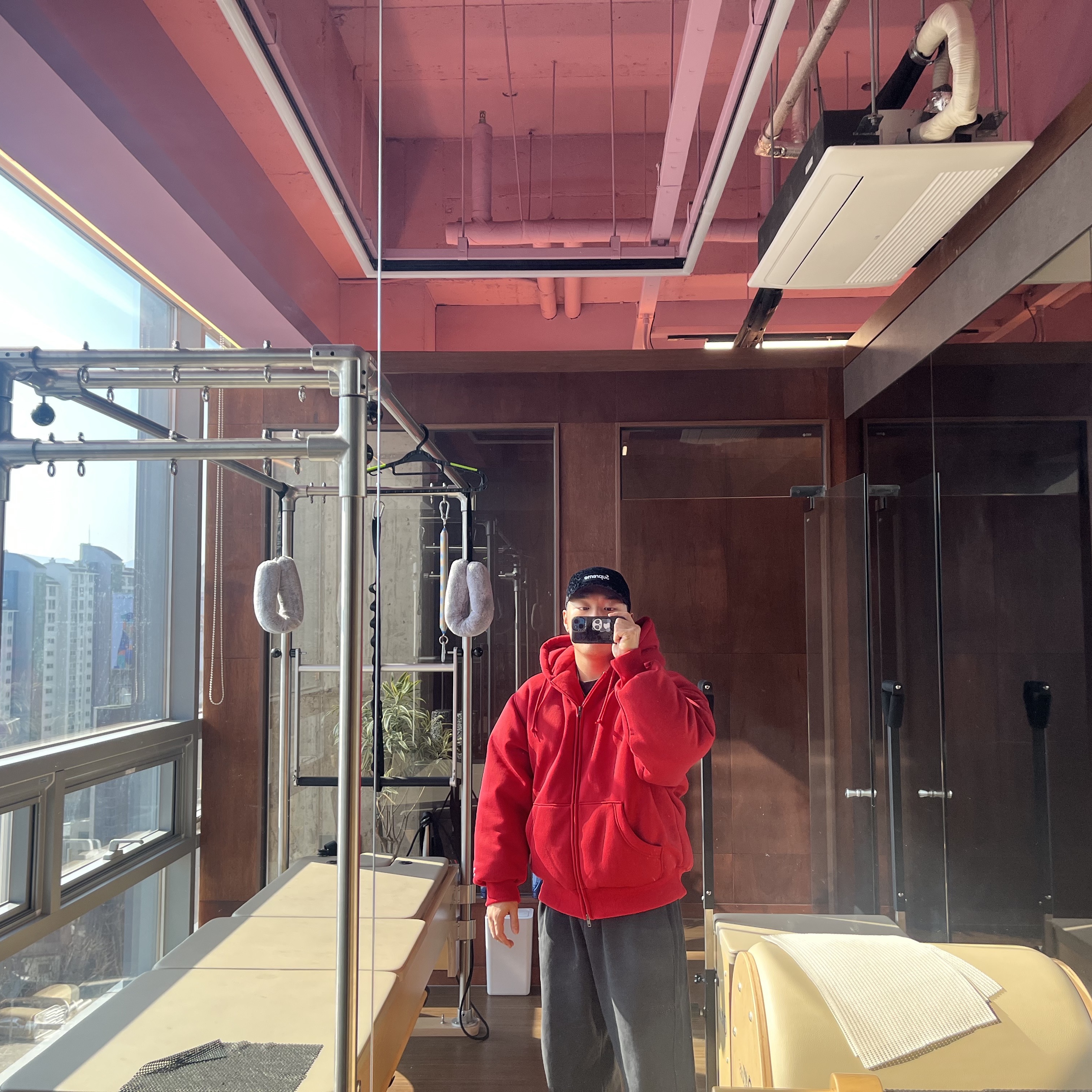 Supreme x The North Face Down Zip Up Hooded Sweatshirt Red - 24FW 착용 스타일 - 2