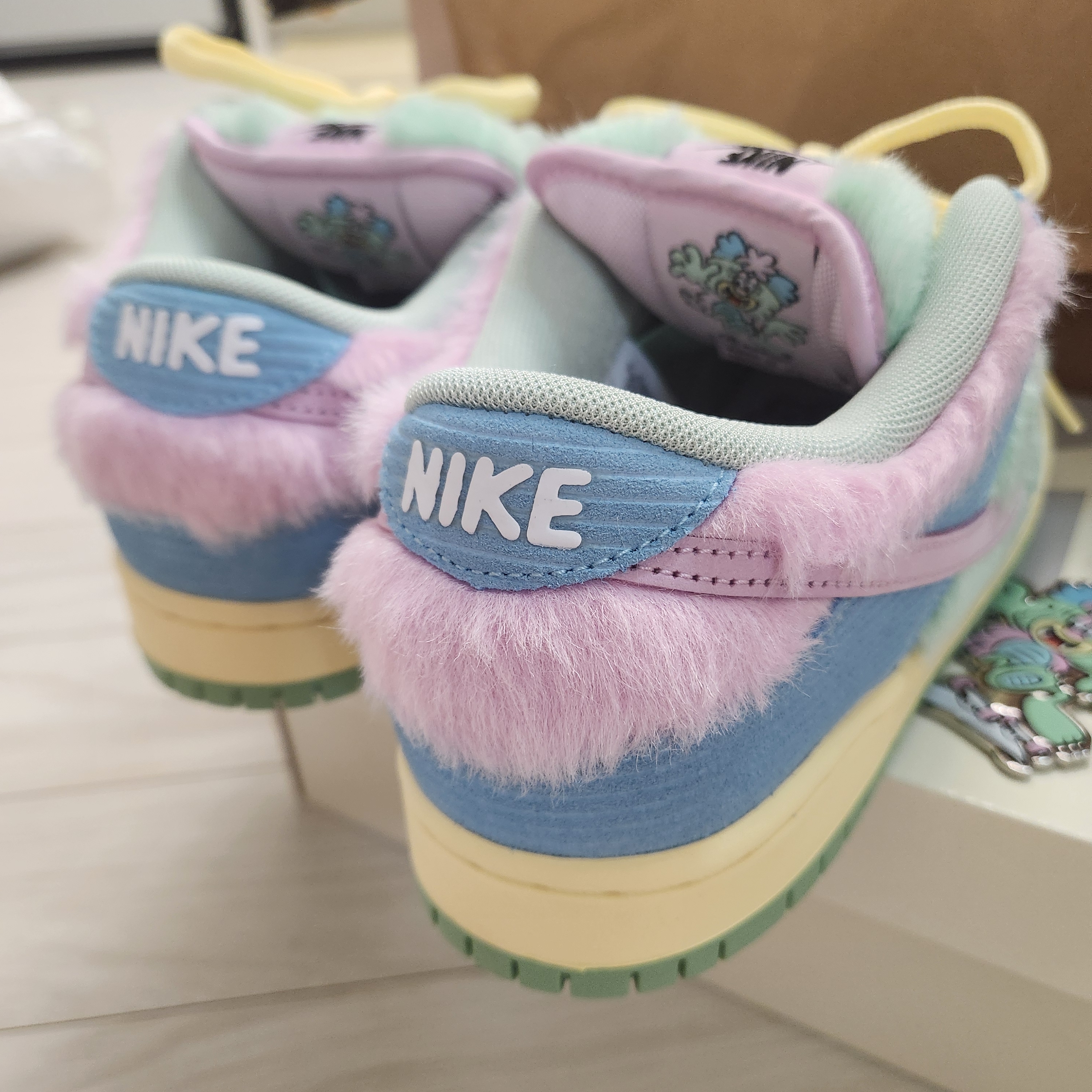 Nike x Verdy SB Dunk Low Pro Blue Gaze and Enamel Green 착용 스타일 - 1