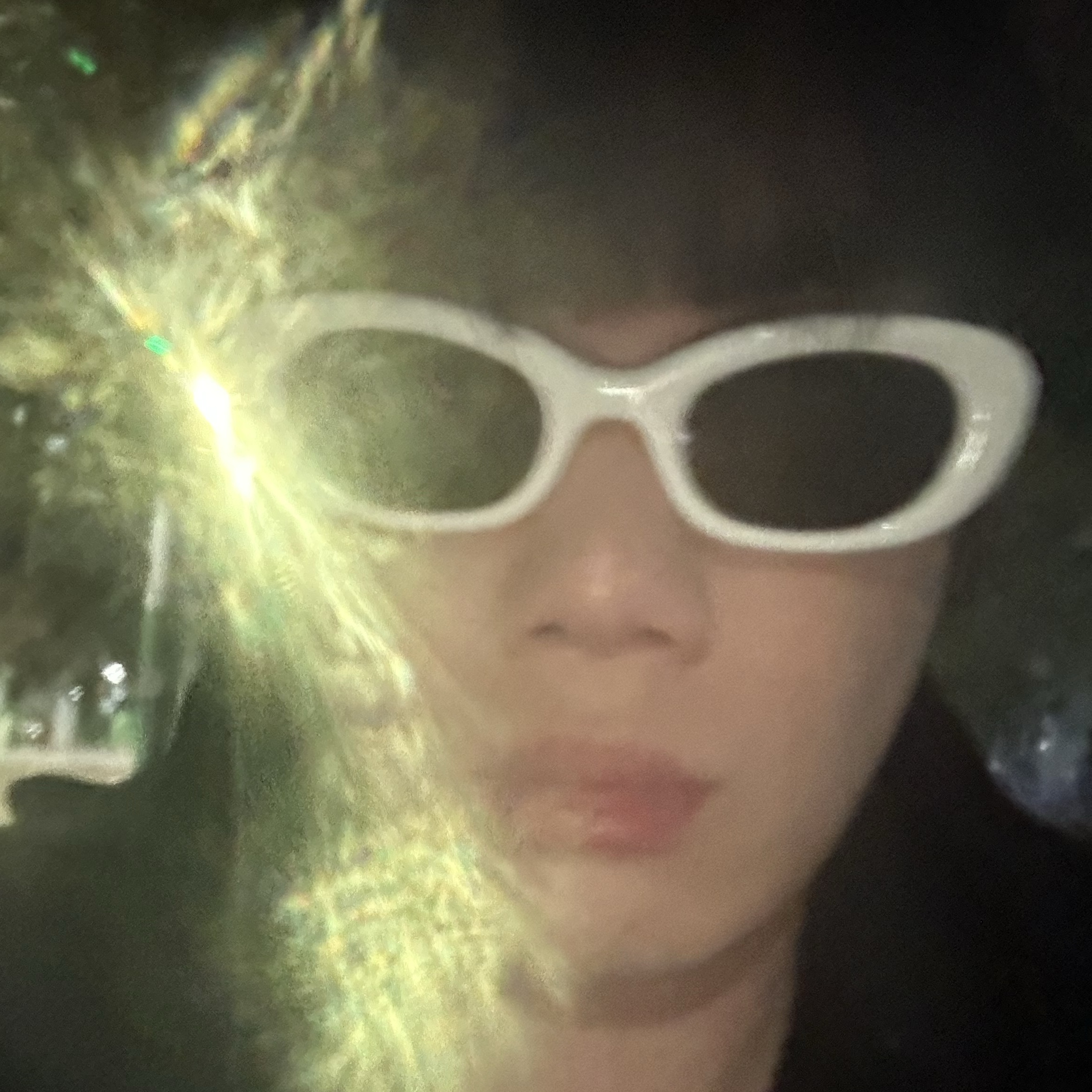 Gentle Monster x Maison Margiela MM004 White Black 착용 스타일
