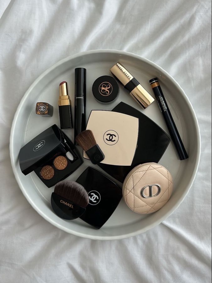 Byredo Blanche Eau De Parfum 100ml, Chanel No.5 Leau on Hand Cream 50ml 착용 스타일 - 3