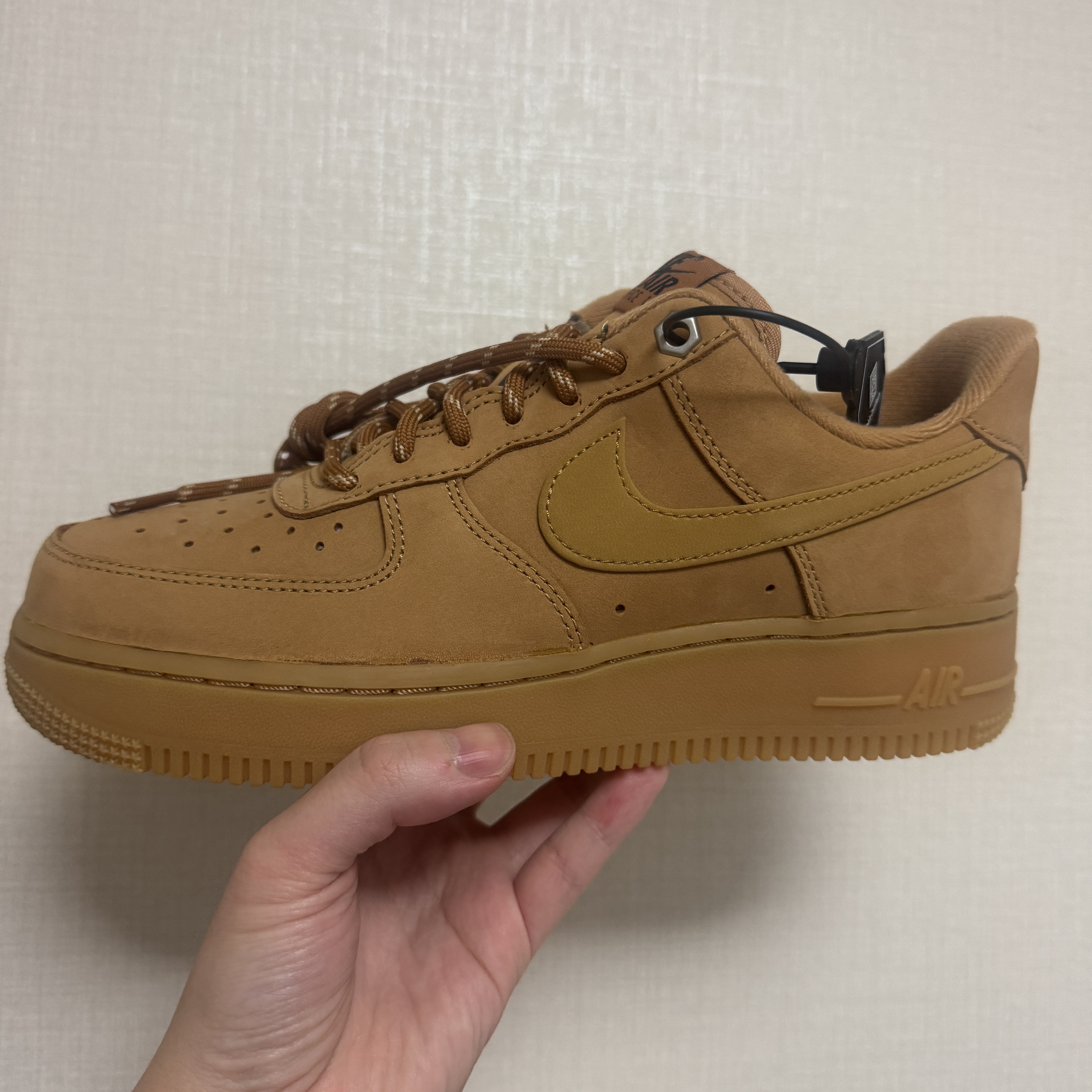Nike Air Force 1 '07 WB Flax 착용 스타일