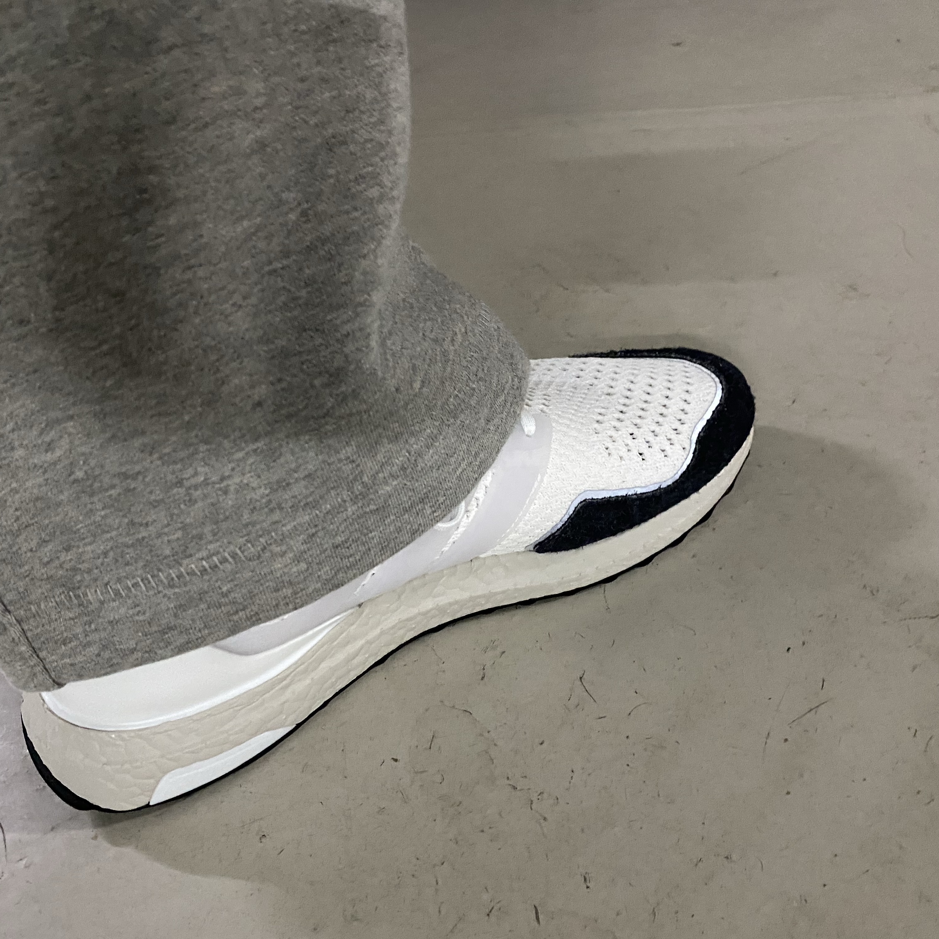 Essentials Fleece Relaxed Sweatpant Dark Heather - 24FW 착용 스타일 - 2