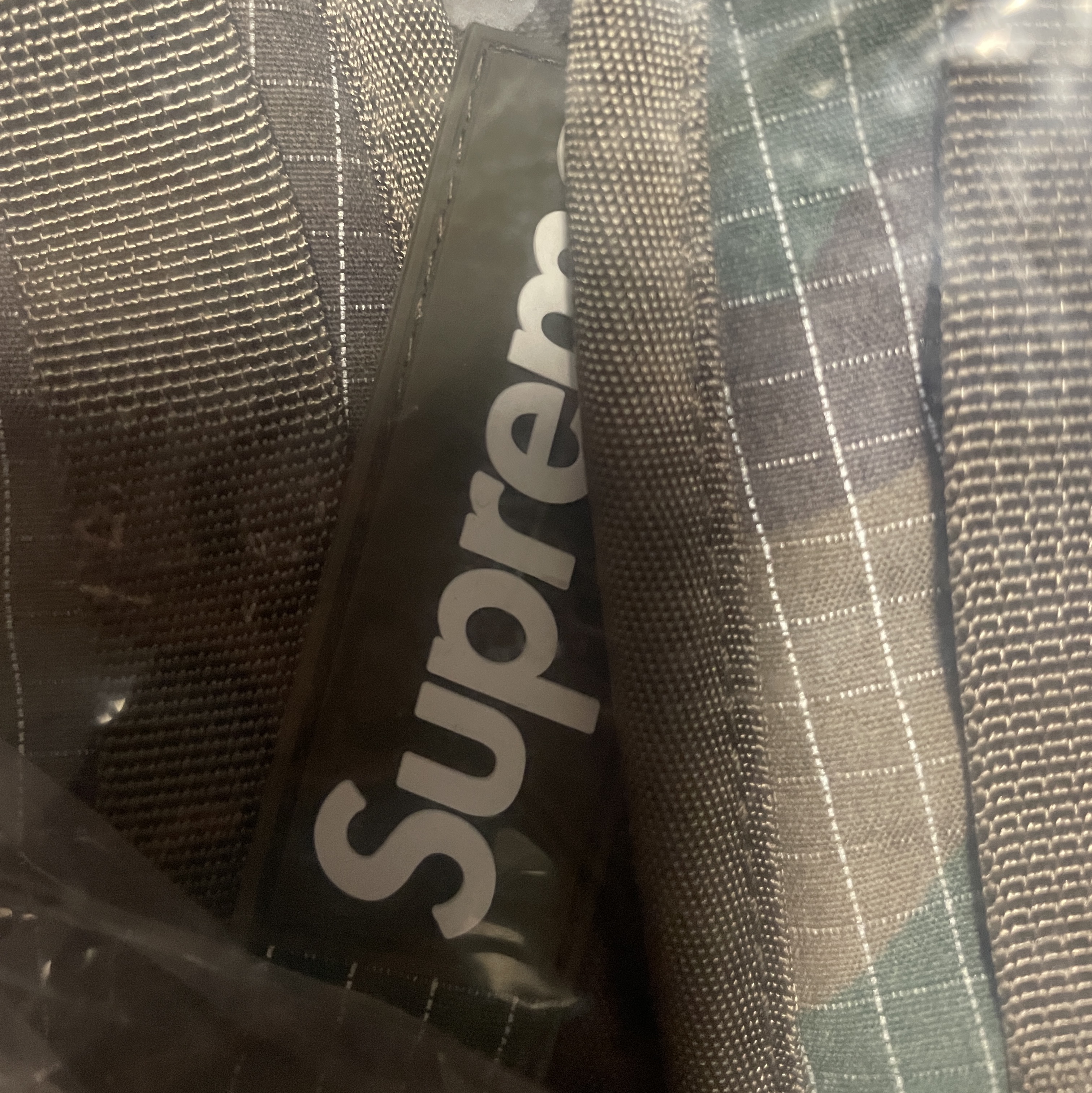 Supreme Ripstop Keychain Woodland Camo - 24SS 착용 스타일