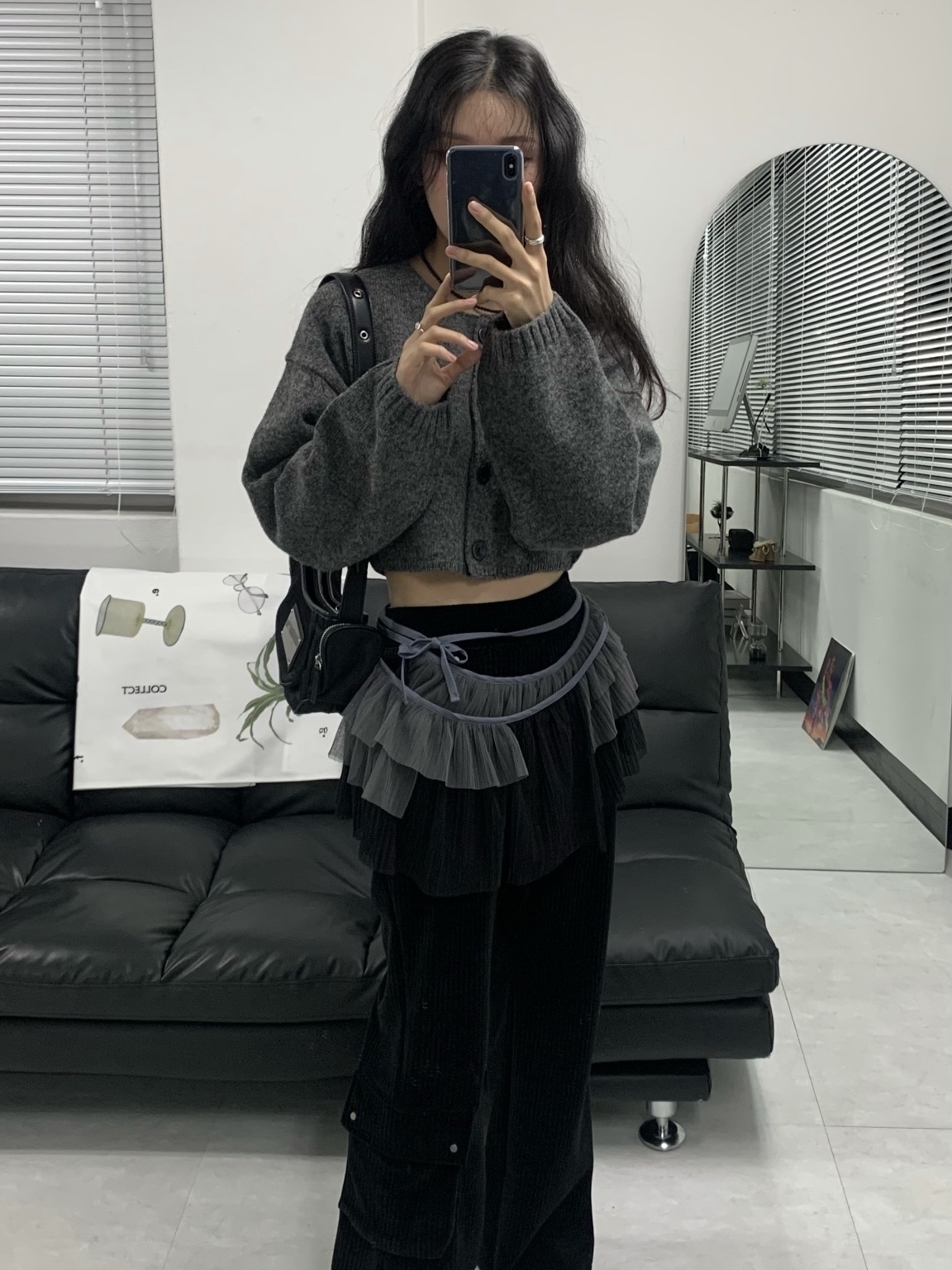 Matin Kim Madeleine Round Bag Black 착용 스타일 - 4