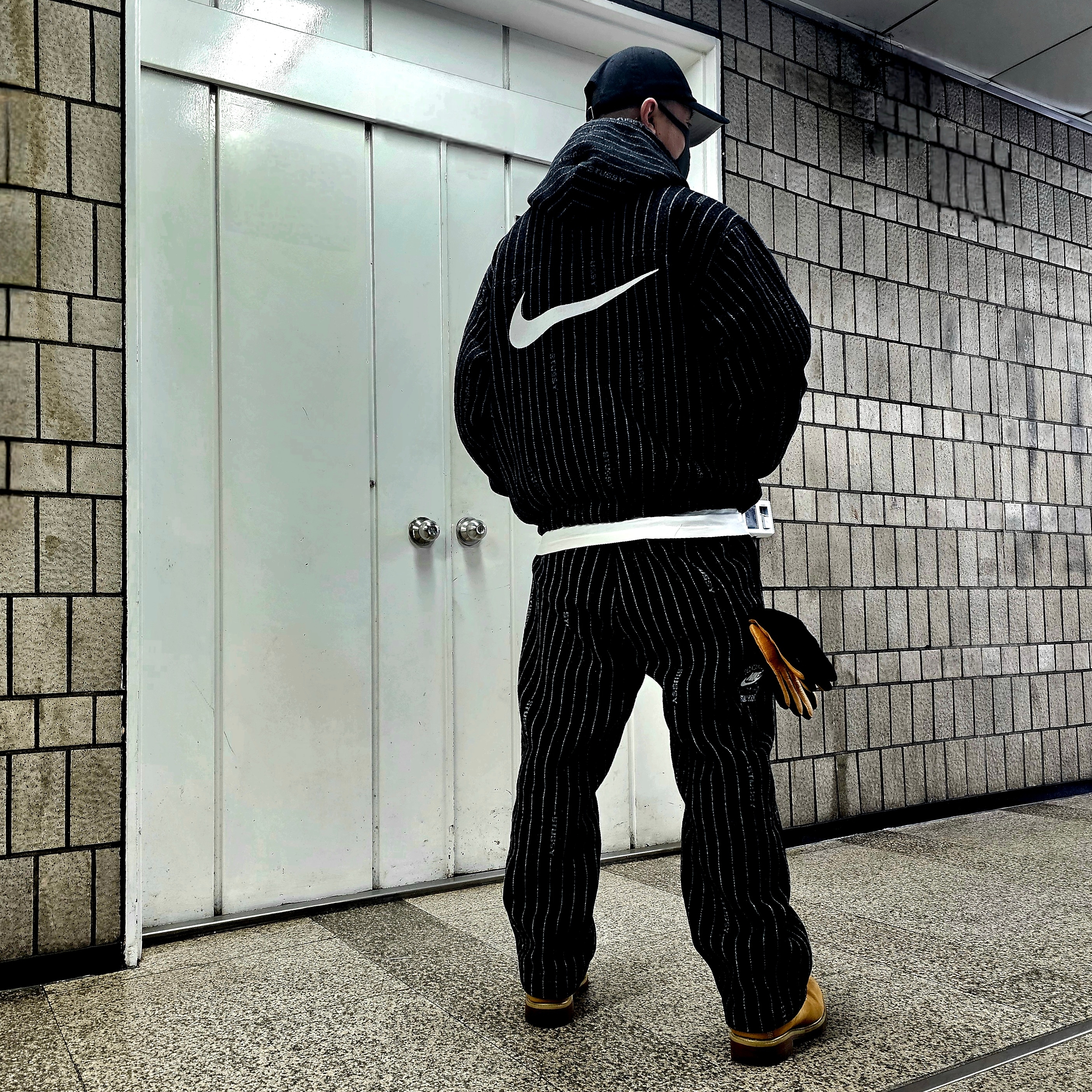 Nike x Stussy NRG Striped Wool Jacket Black (DR4023-010), Nike x Stussy NRG Striped Wool Pants Black (DR4021-010) 착용 스타일