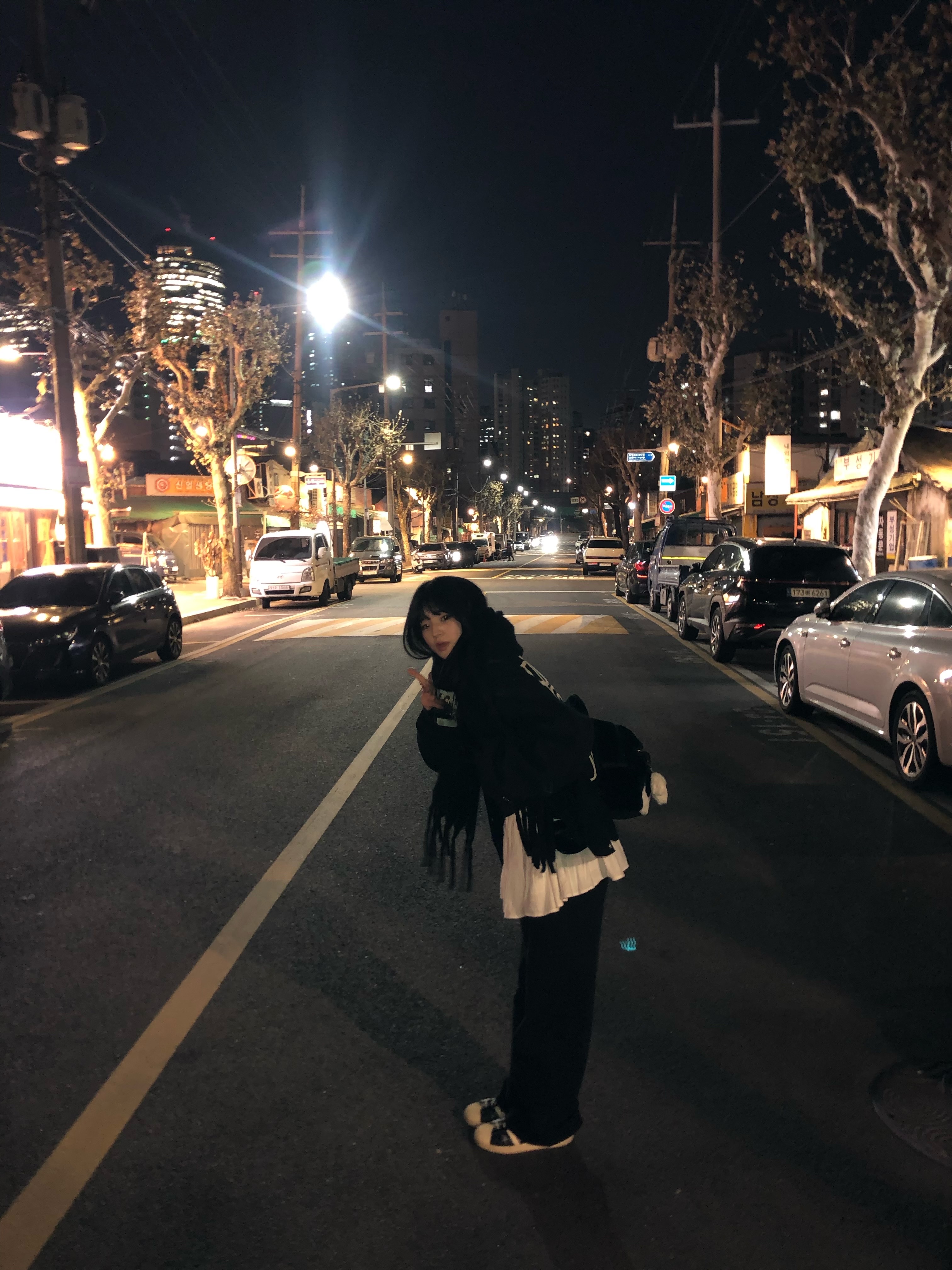 Stussy Sport Melton Varsity Jacket Black, Nike NSW Futura 365 Faux Fur Mini Backpack Black White 착용 스타일 - 2