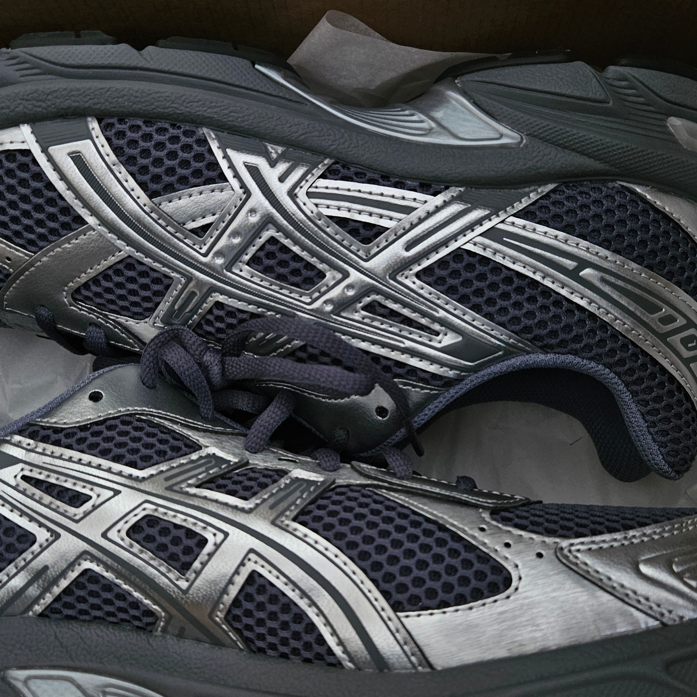 Asics Gel-1130 Steel Grey Pure Silver 착용 스타일