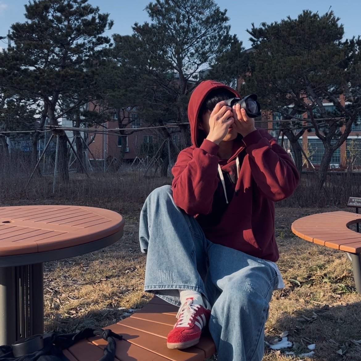 Adidas Samba OG Tal Better Scarlet Off White 착용 스타일