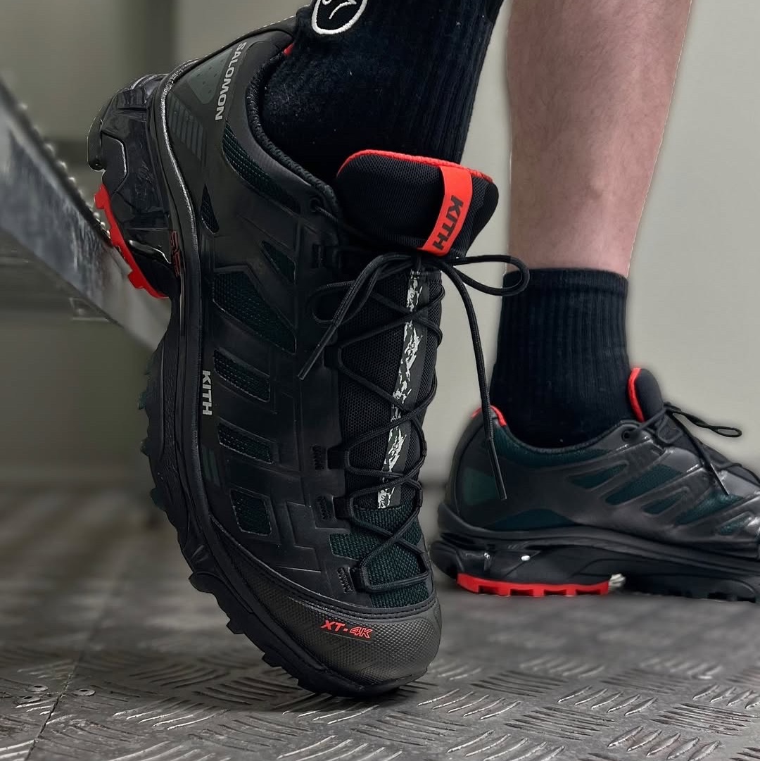 Salomon x Kith XT-4K Black Scarab 착용 스타일 - 2