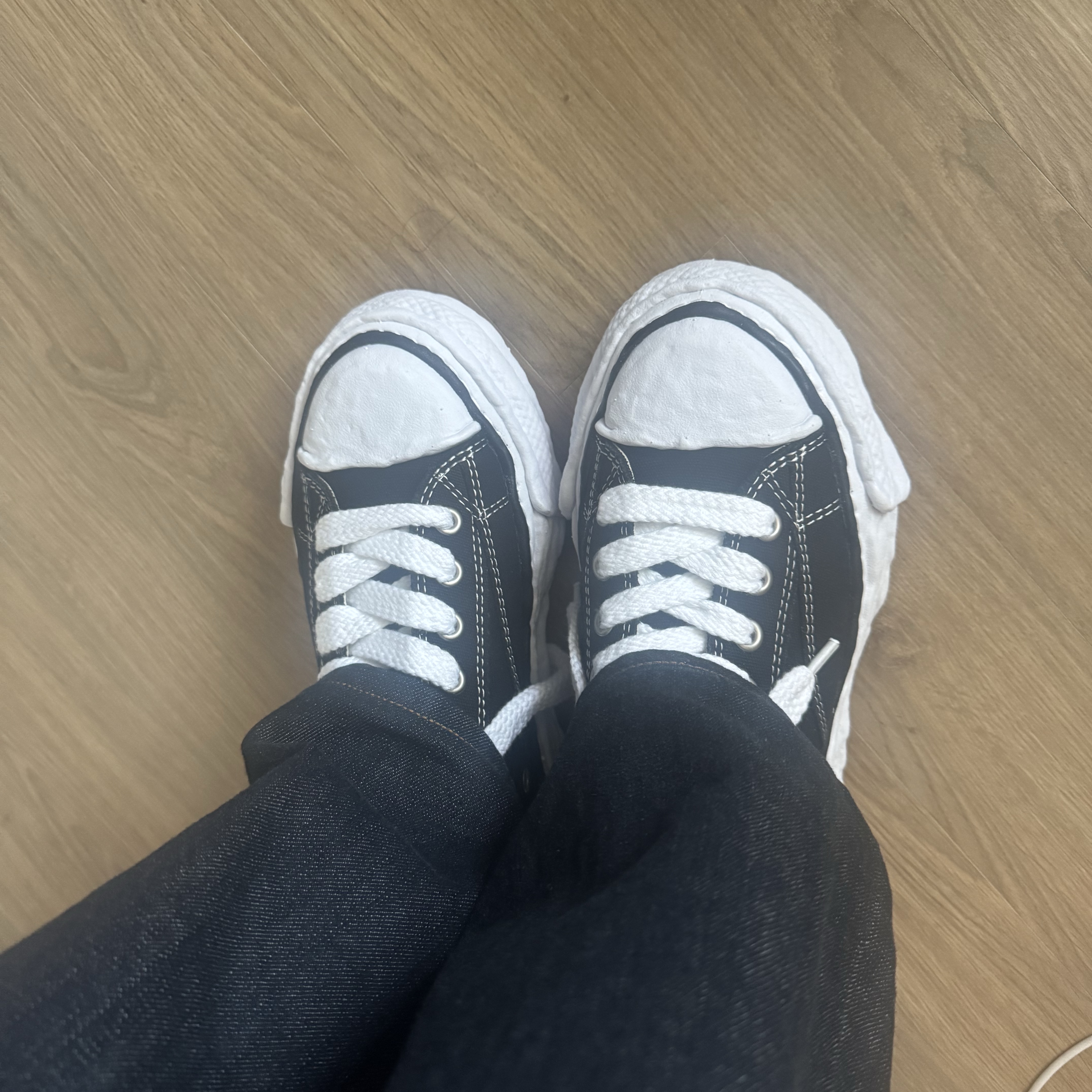 Maison Mihara Yasuhiro Peterson23 OG Sole Canvas Low-top Sneakers Black 착용 스타일 - 2