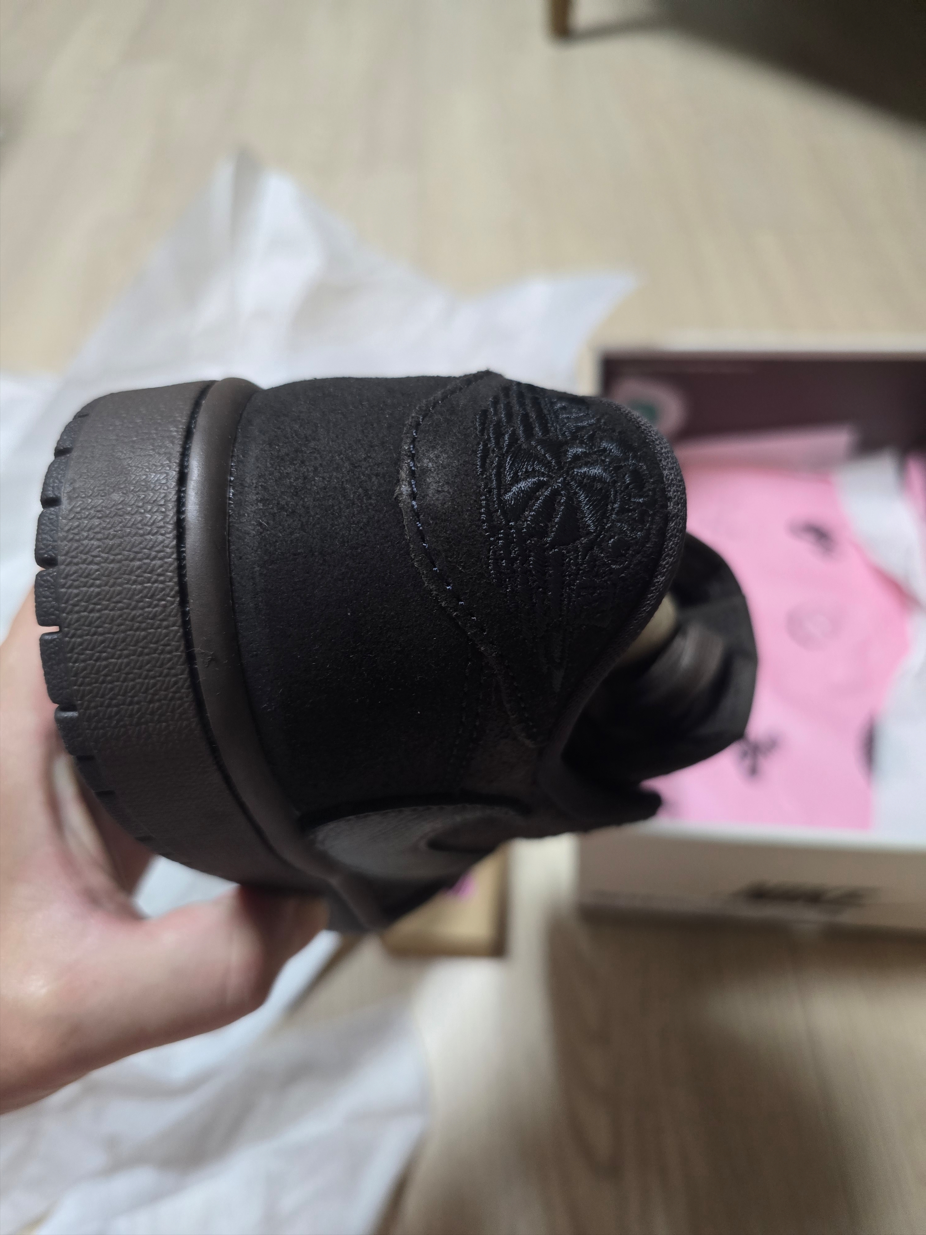 Jordan 1 x Travis Scott Retro Low OG SP Velvet Brown and Dark Mocha 착용 스타일 - 3