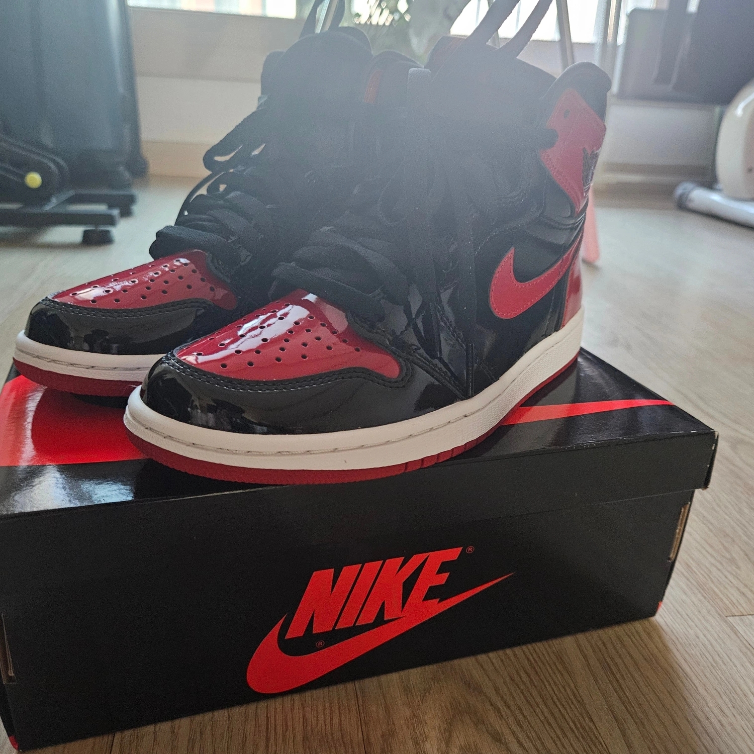 Jordan 1 Retro High OG Patent Bred 착용 스타일