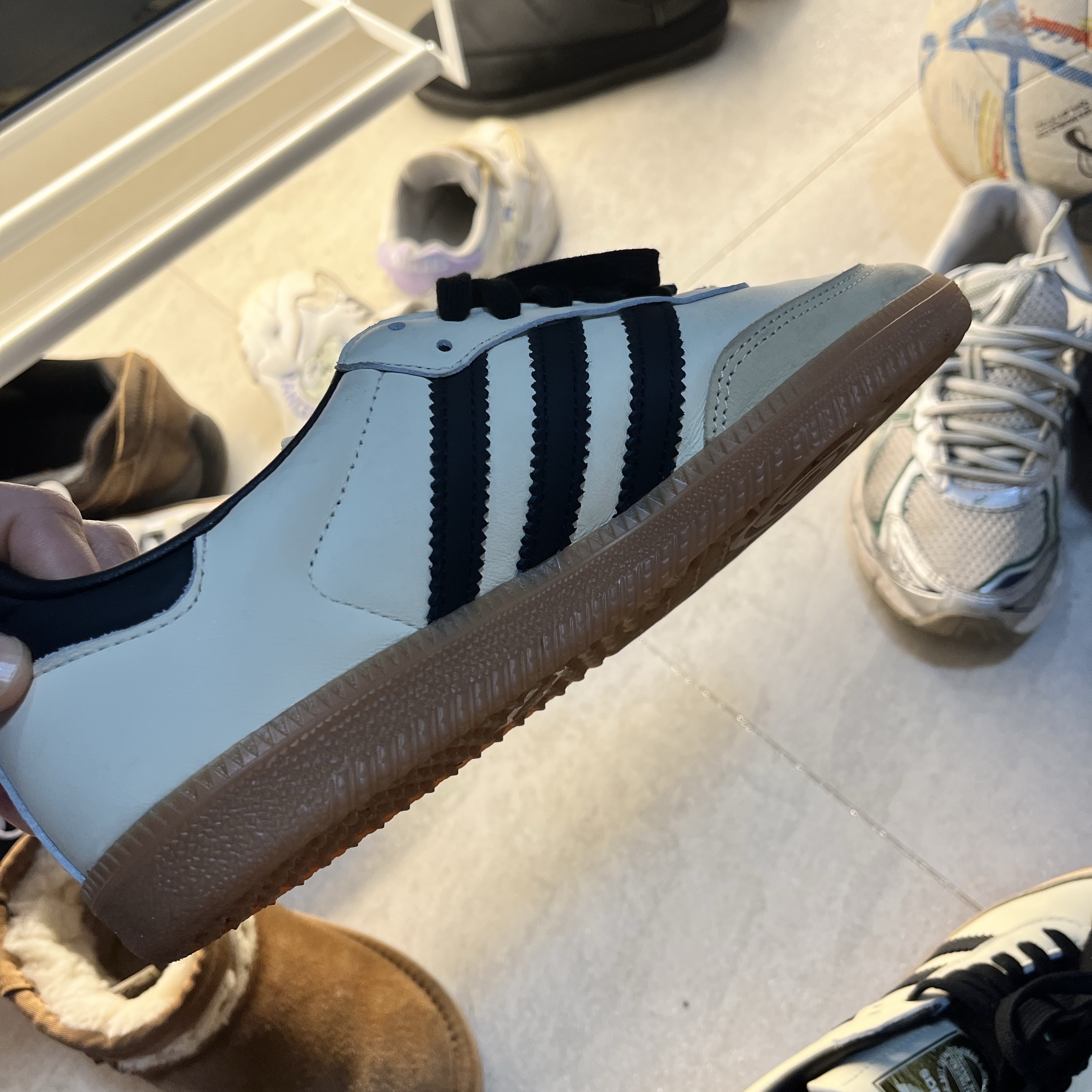(W) Adidas Samba OG Cream White Core Black 착용 스타일 - 2