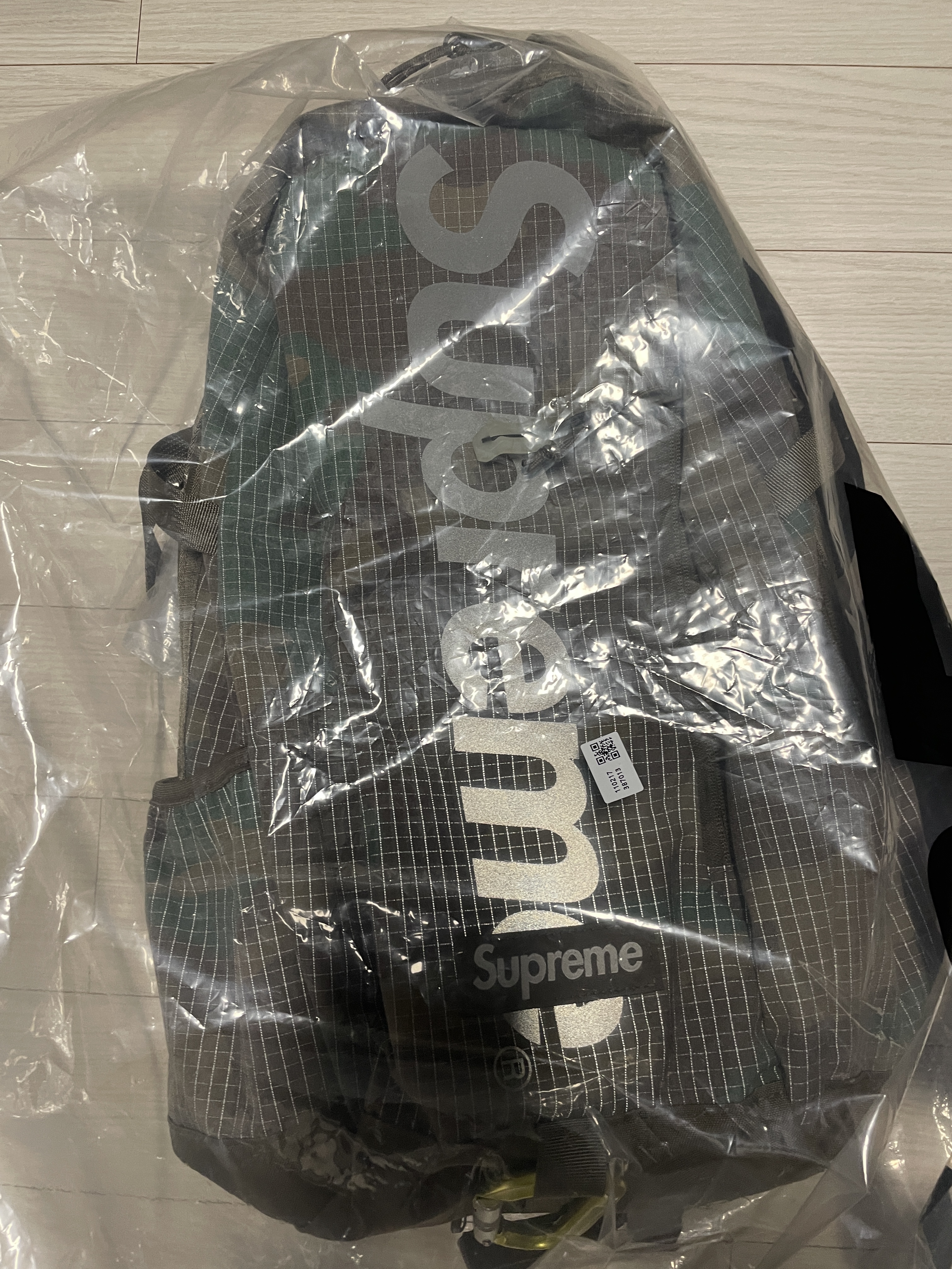 Supreme Backpack Woodland Camo - 24SS 착용 스타일