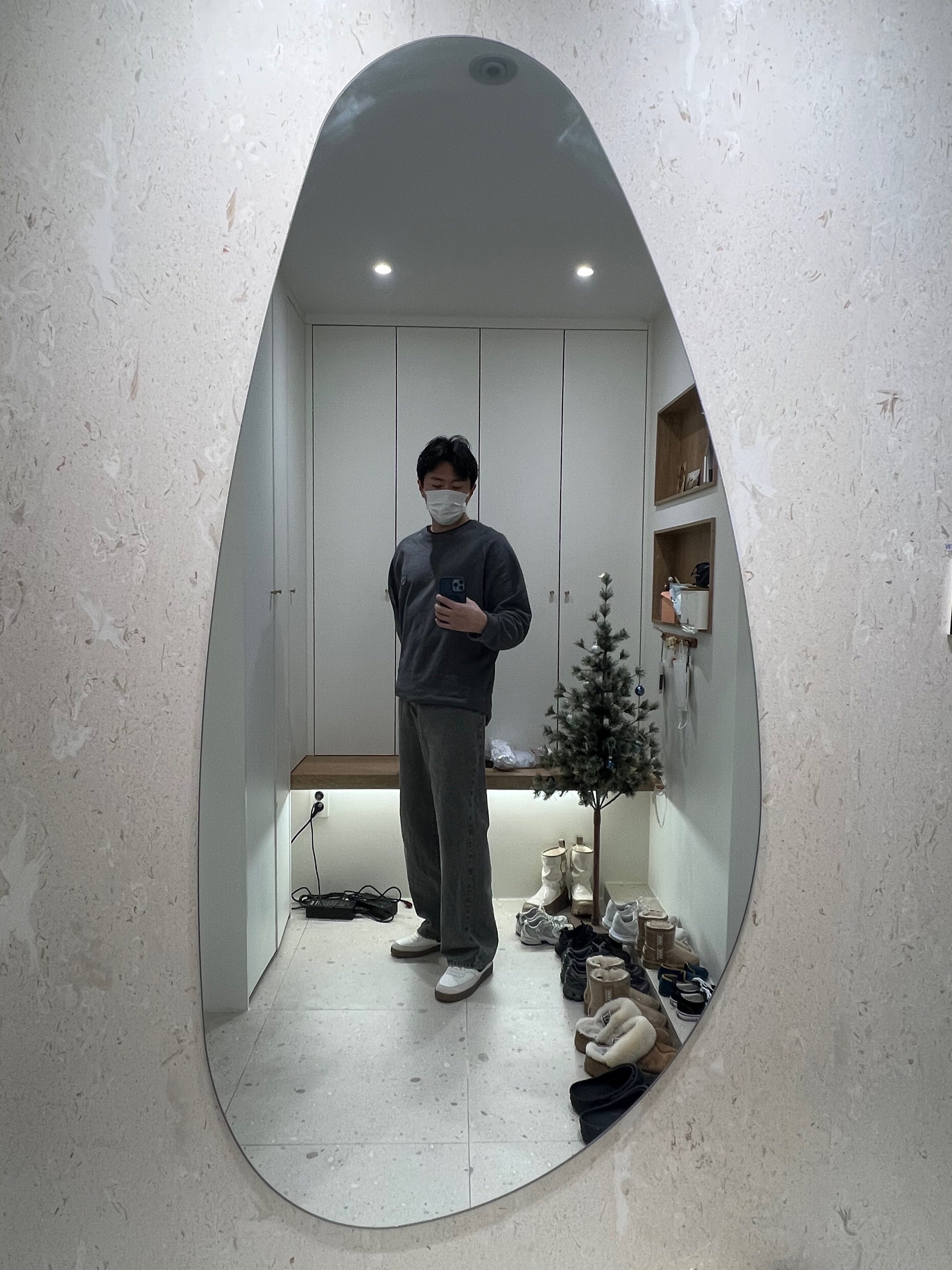 Maison Kitsune Bold Fox Head Patch Oversize Sweatshirt Dark Grey Melange, Nike Court Vision Low Sail Light Orewood Brown 착용 스타일 - 2