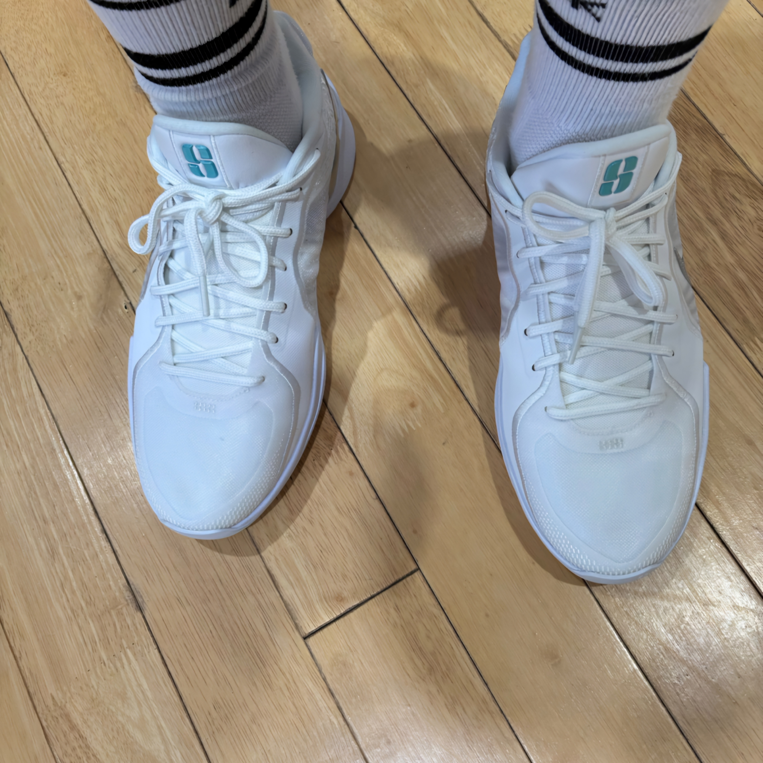 Nike Sabrina 2 EP White Metallic Silver 착용 스타일