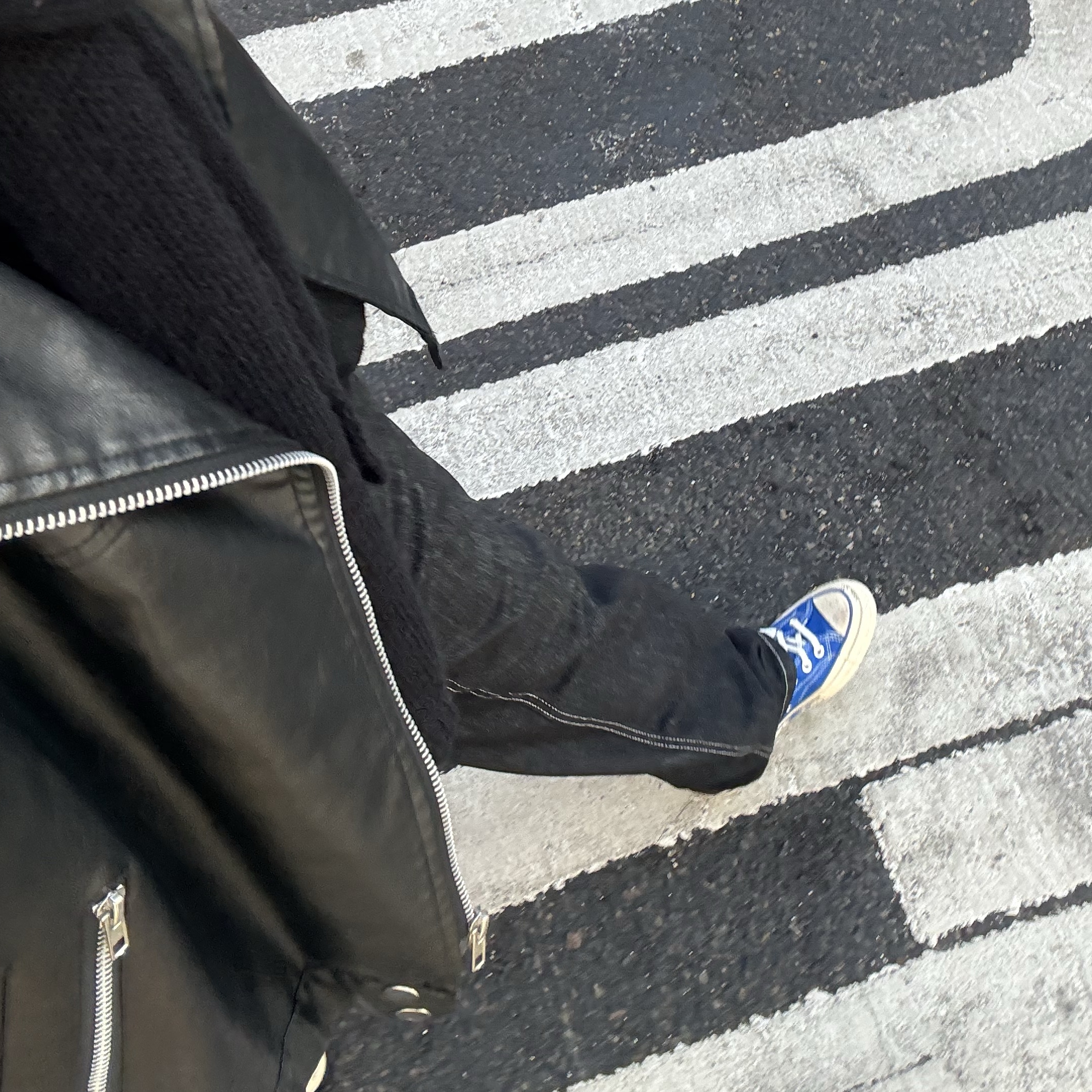 Converse x Ader Error Chuck 70 Ox Imperial Blue, Sony WH-CH520 Black (Sony Korea Ver.) 착용 스타일 - 2