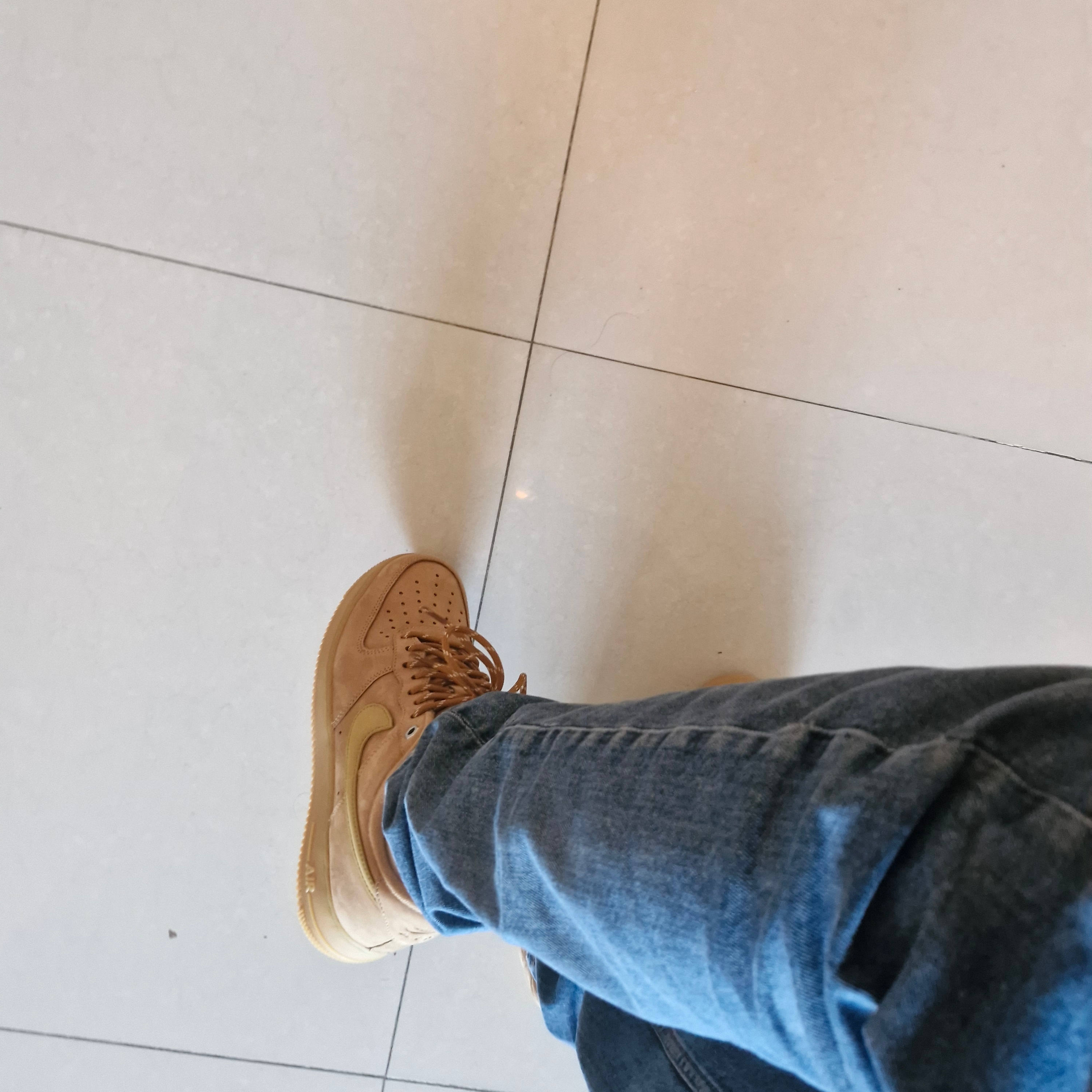 Nike Air Force 1 '07 WB Flax 착용 스타일