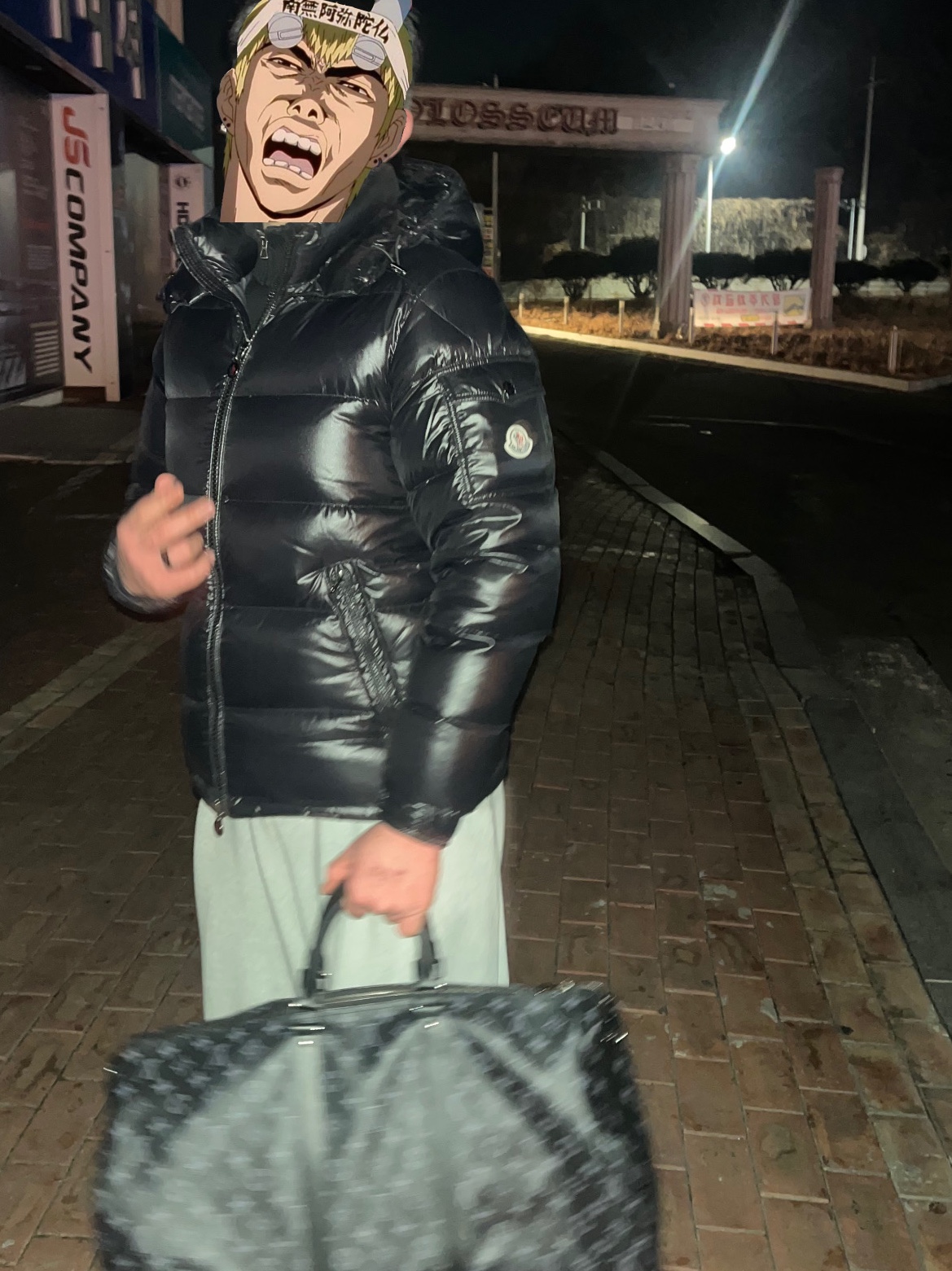 Moncler Maya Short Down Jacket Black - 24FW, Louis Vuitton Keepall Bandouliere 55 Monogram Eclipse Grey 착용 스타일