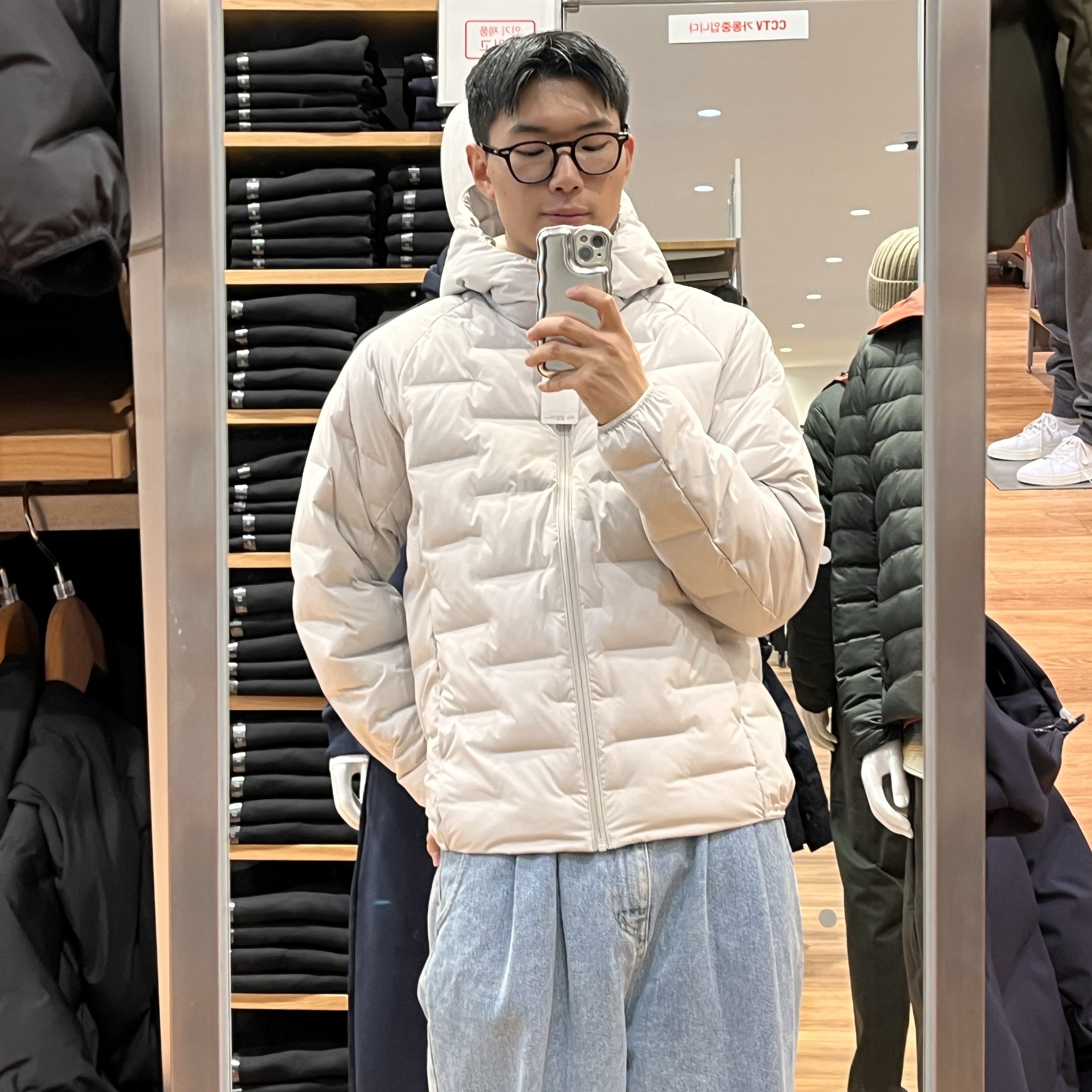 Uniqlo U Utility Shirts Purple - KR, Uniqlo UT x CPFM x SpongeBob Sweat Pull Parka A Gray - KR 착용 스타일 - 7