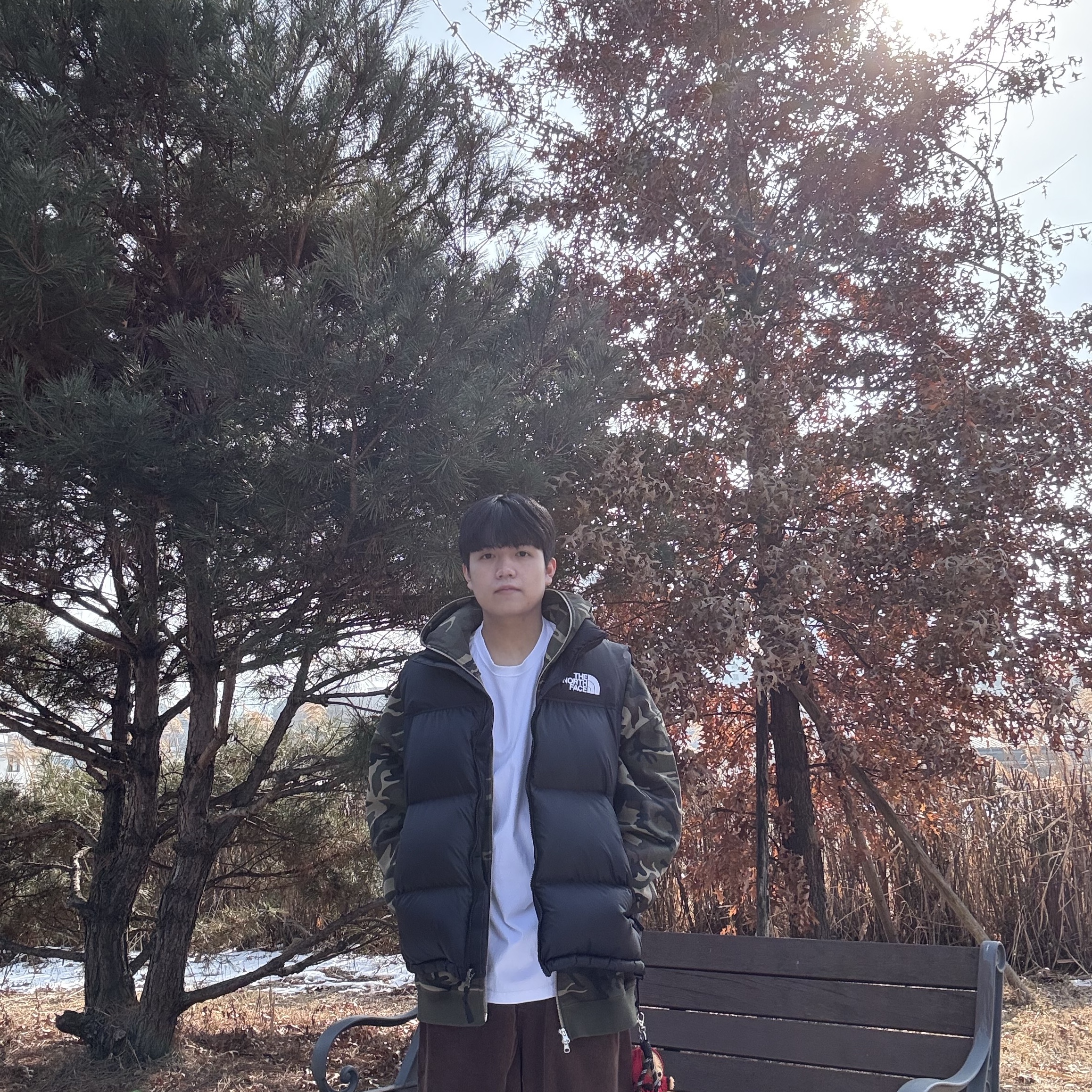 The North Face 1996 Retro Nuptse Vest Black 착용 스타일 - 2