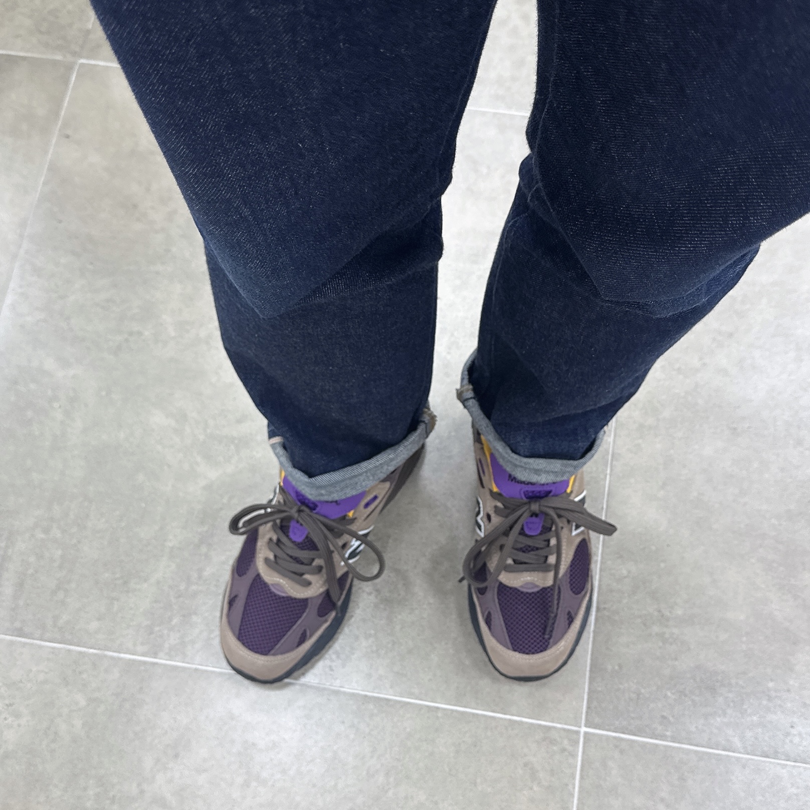 New Balance 993 Made in USA Mushroon Midnight Violet 착용 스타일 - 3