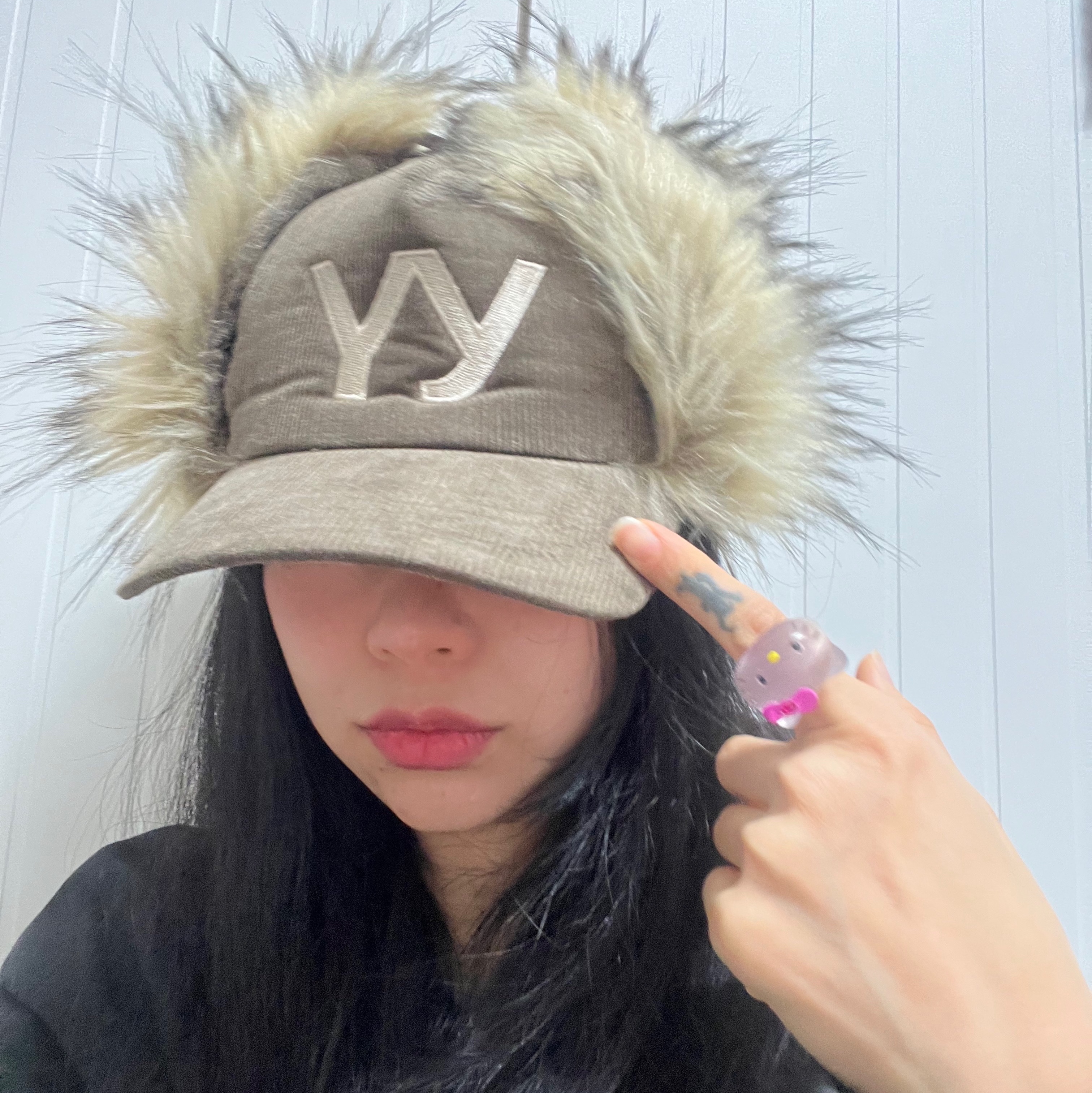 Open Yy Faux Fur Corduroy Earflap Cap Khaki 착용 스타일 - 1