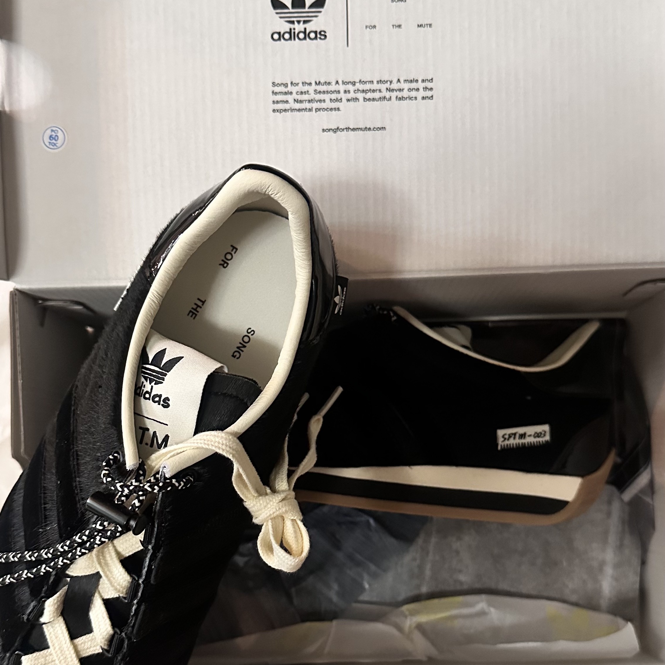 Adidas x Song for the Mute Country OG Core Black Cream White 착용 스타일