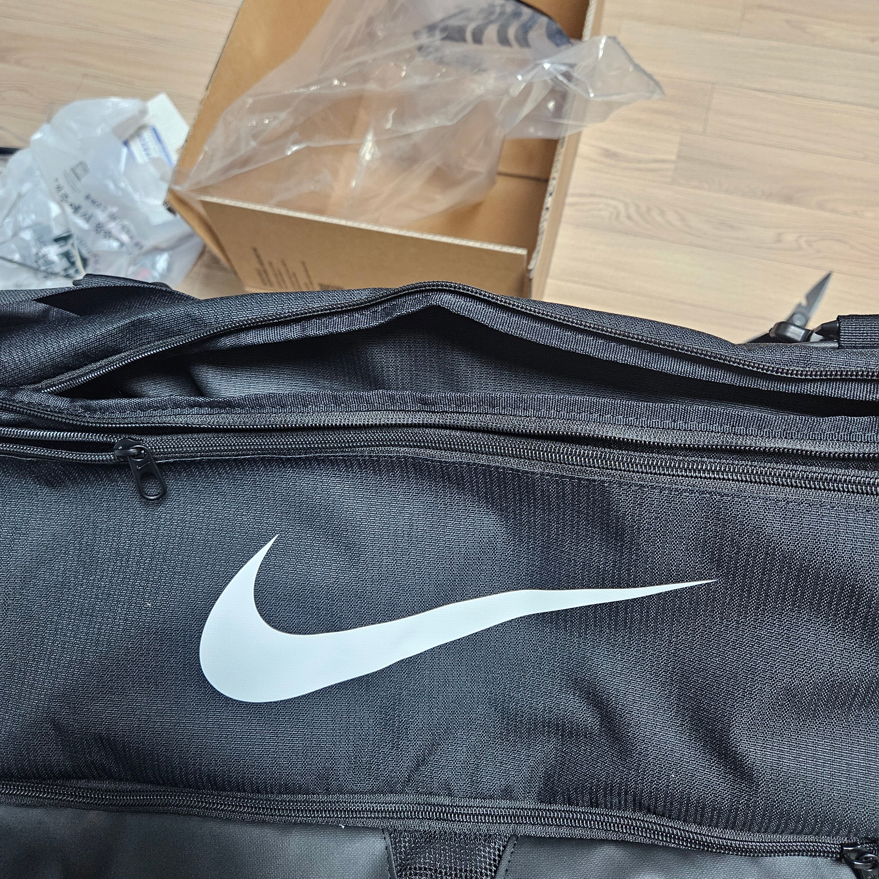Nike Brasilia 9.5 Training Duffle Bag Medium 60L Black 착용 스타일