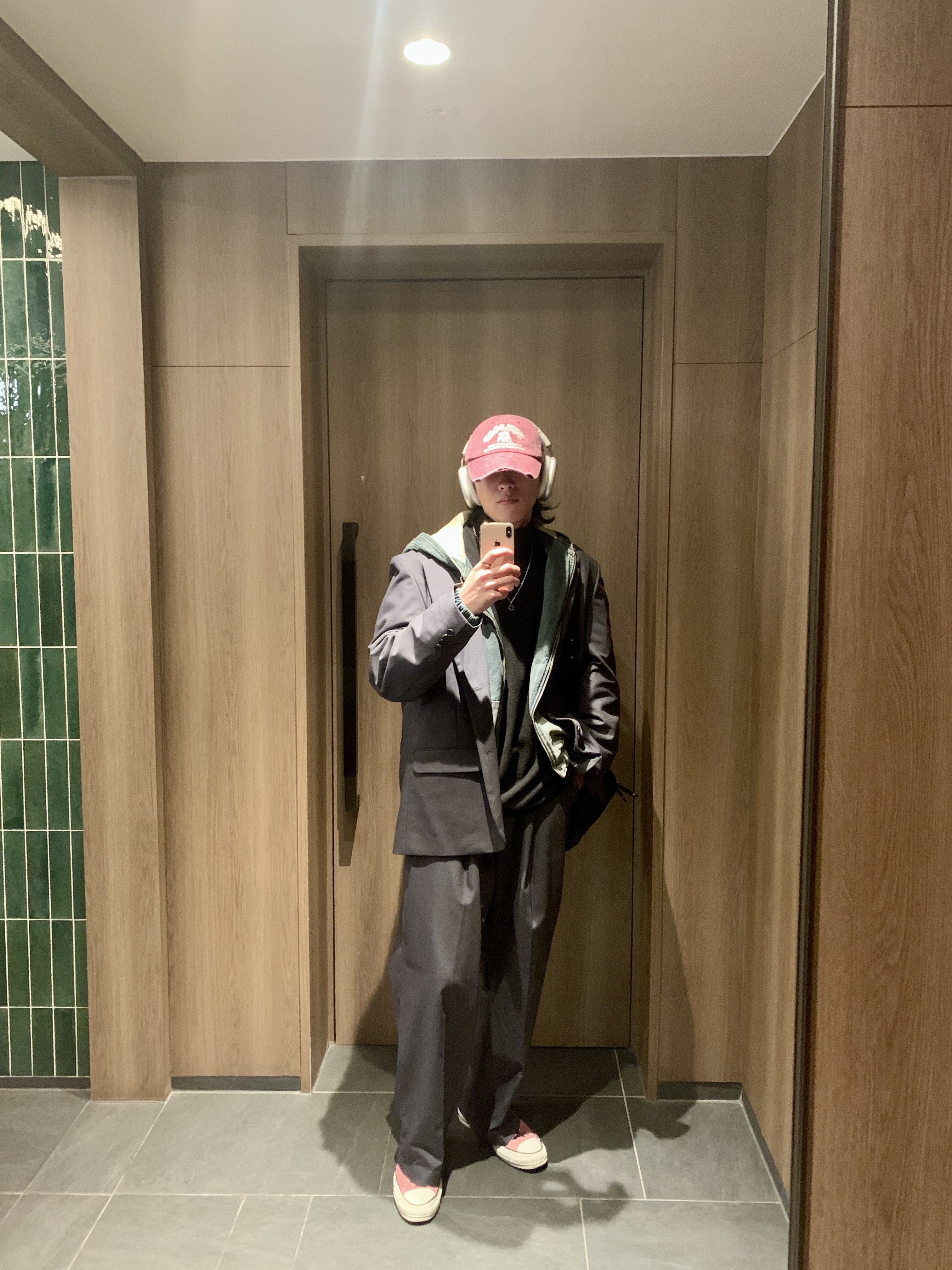 ETCE Boy Hood Destroyed Cap Washed Plum, Apple AirPods Max Lightning Silver (Korean Ver.) 착용 스타일 - 1