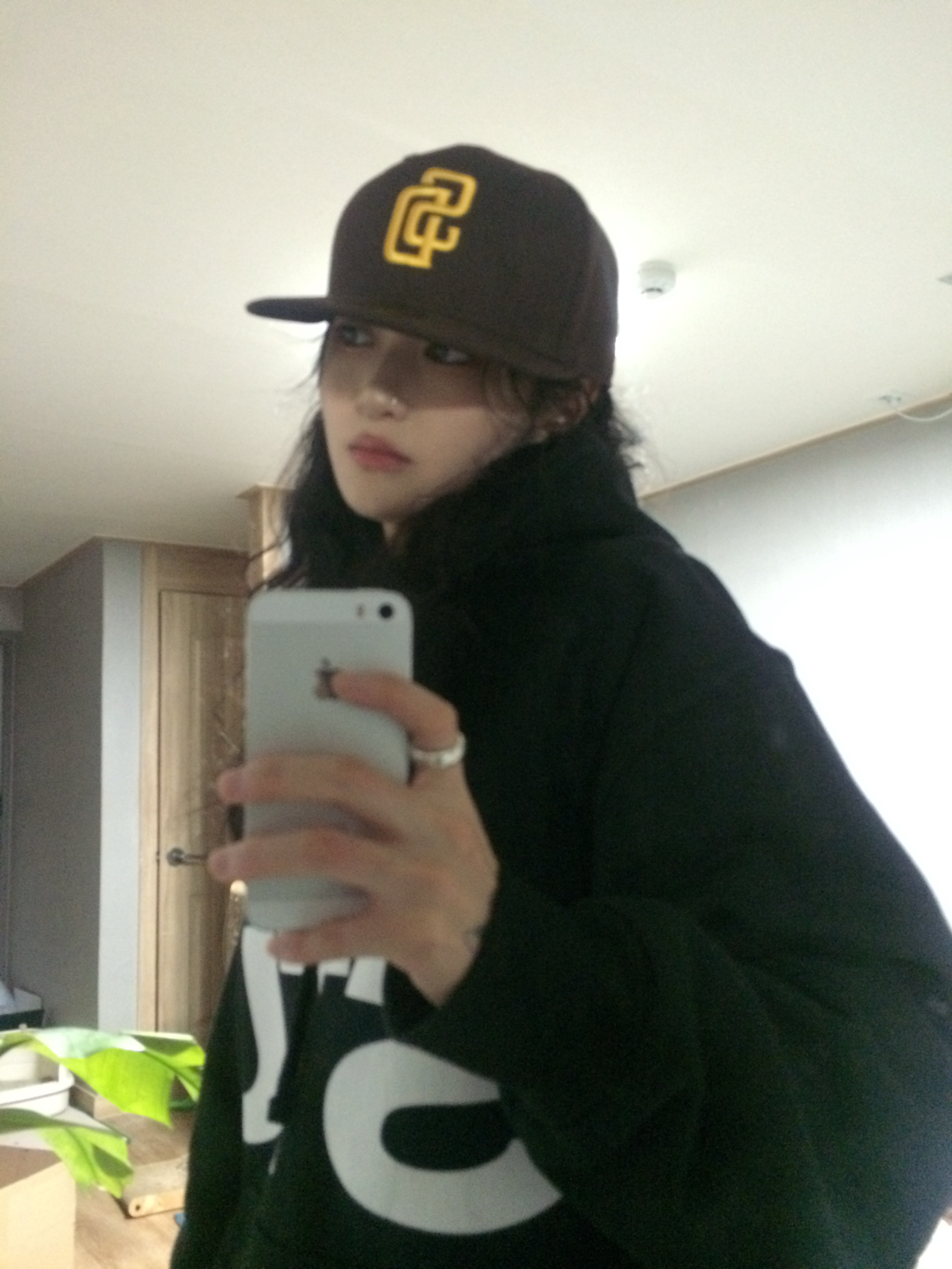 Stussy All Caps Hoodie Black, New Era 59Fifty MLB Seoul Series San Diego Padres Walnut 착용 스타일 - 2