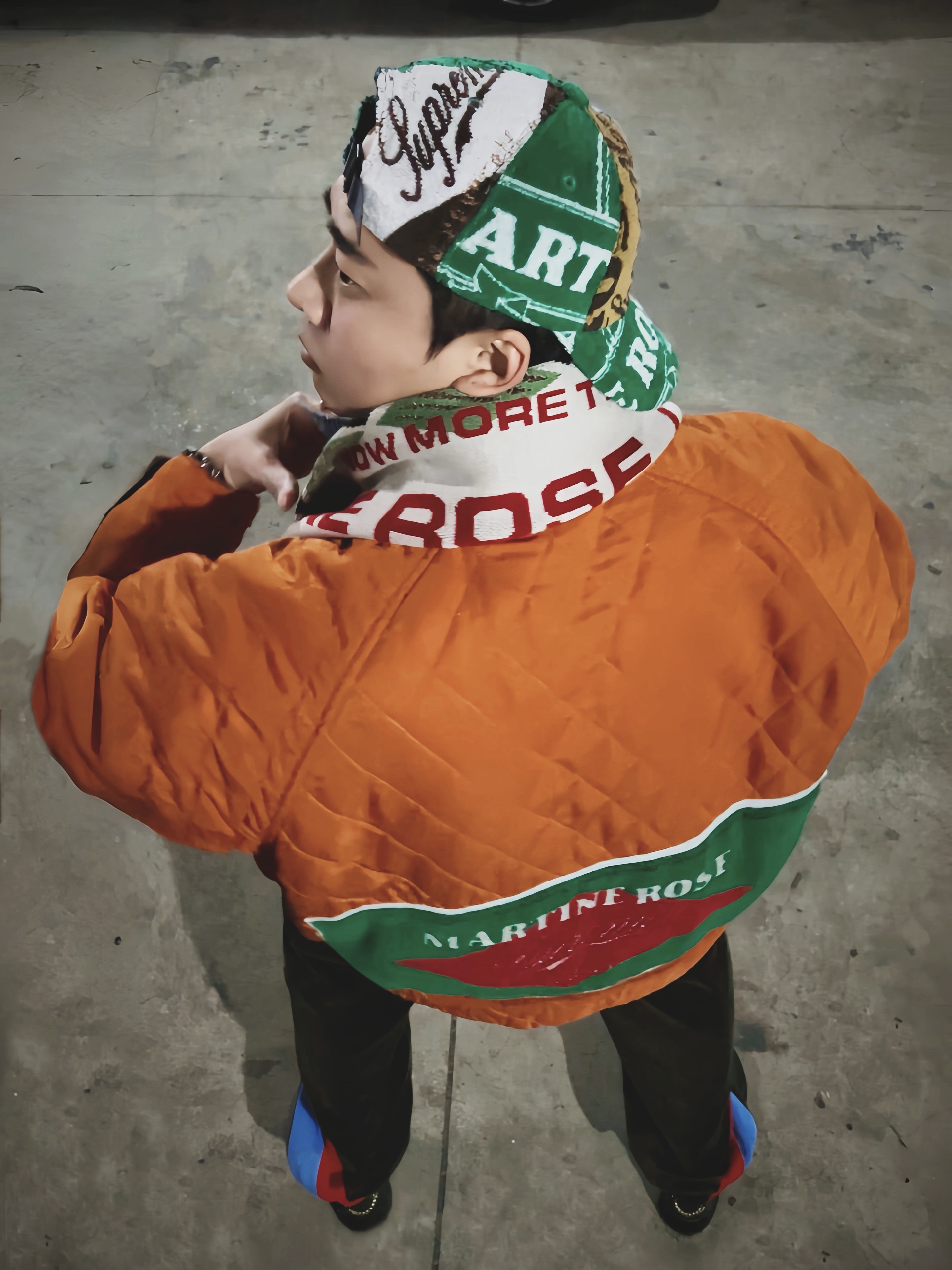 Supreme x Martine Rose Towel 6-Panel Multicolor - 24FW, Supreme x Martine Rose Scarf Stone - 24FW 착용 스타일 - 2
