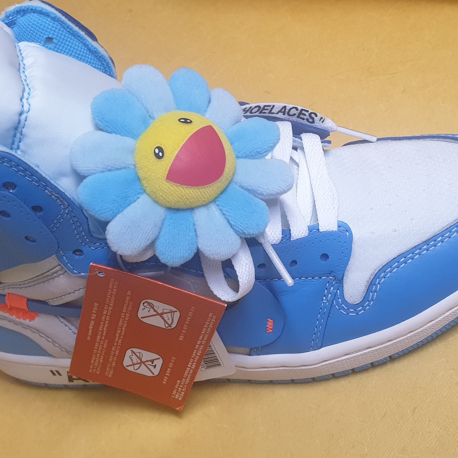 Jordan 1 x Off-White Retro High University Blue ์ฐฉ์ฉ ์คํ์ผ