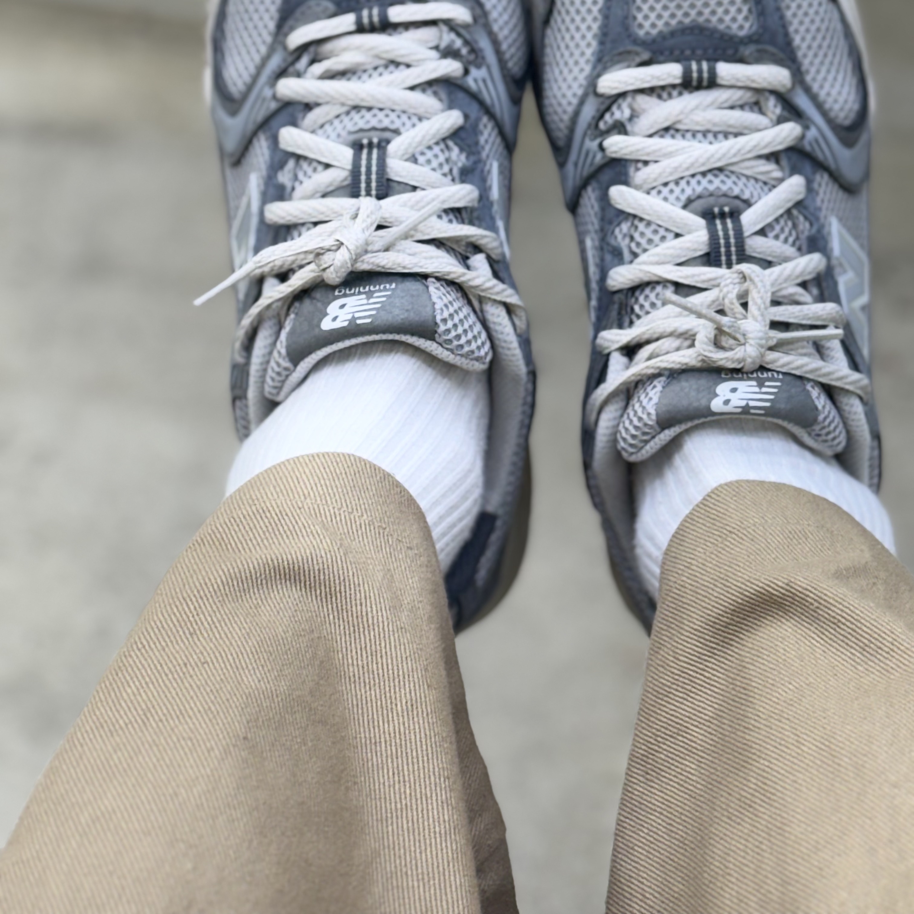 New Balance 530 Premium Vintage Grey Matter 착용 스타일