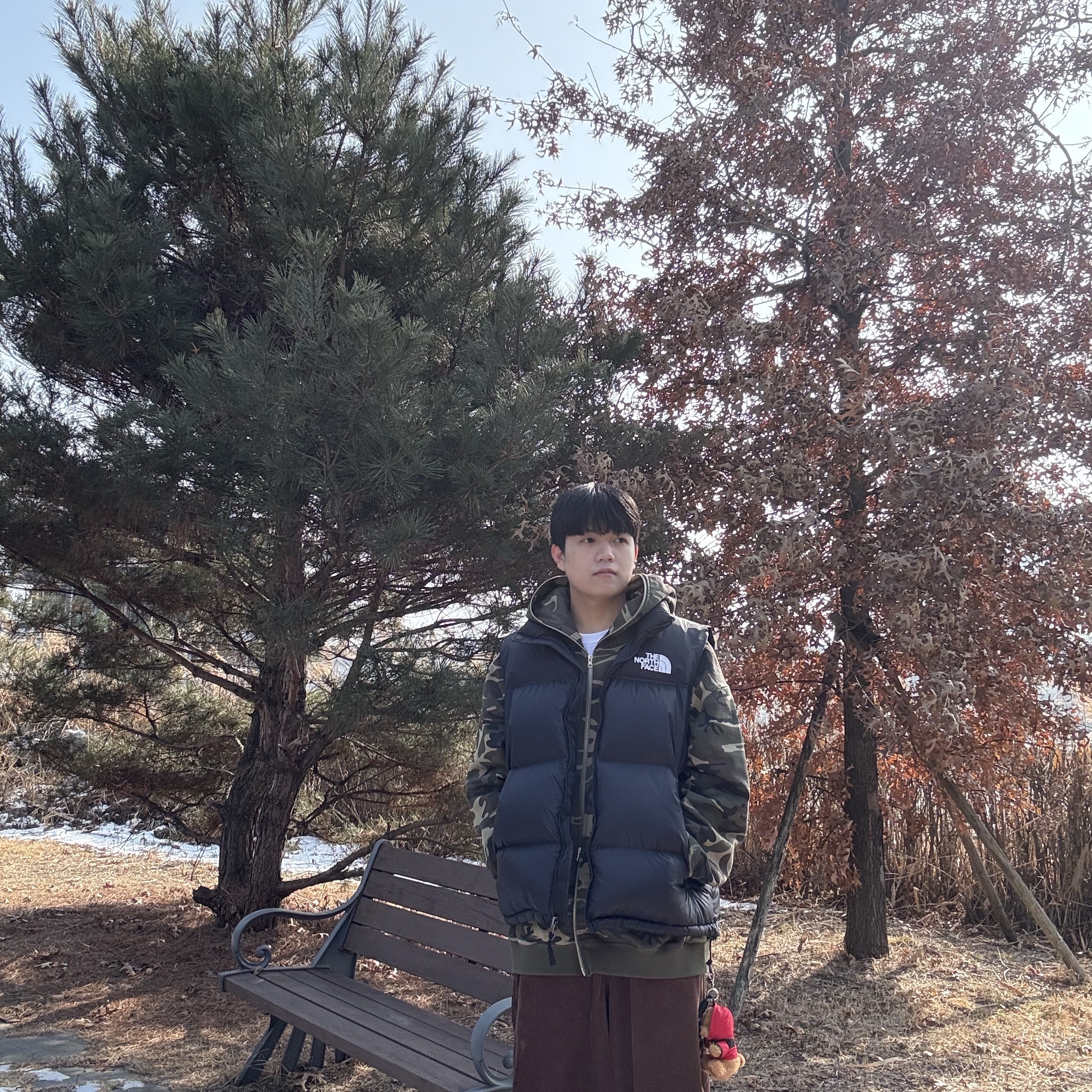 The North Face 1996 Retro Nuptse Vest Black 착용 스타일 - 3