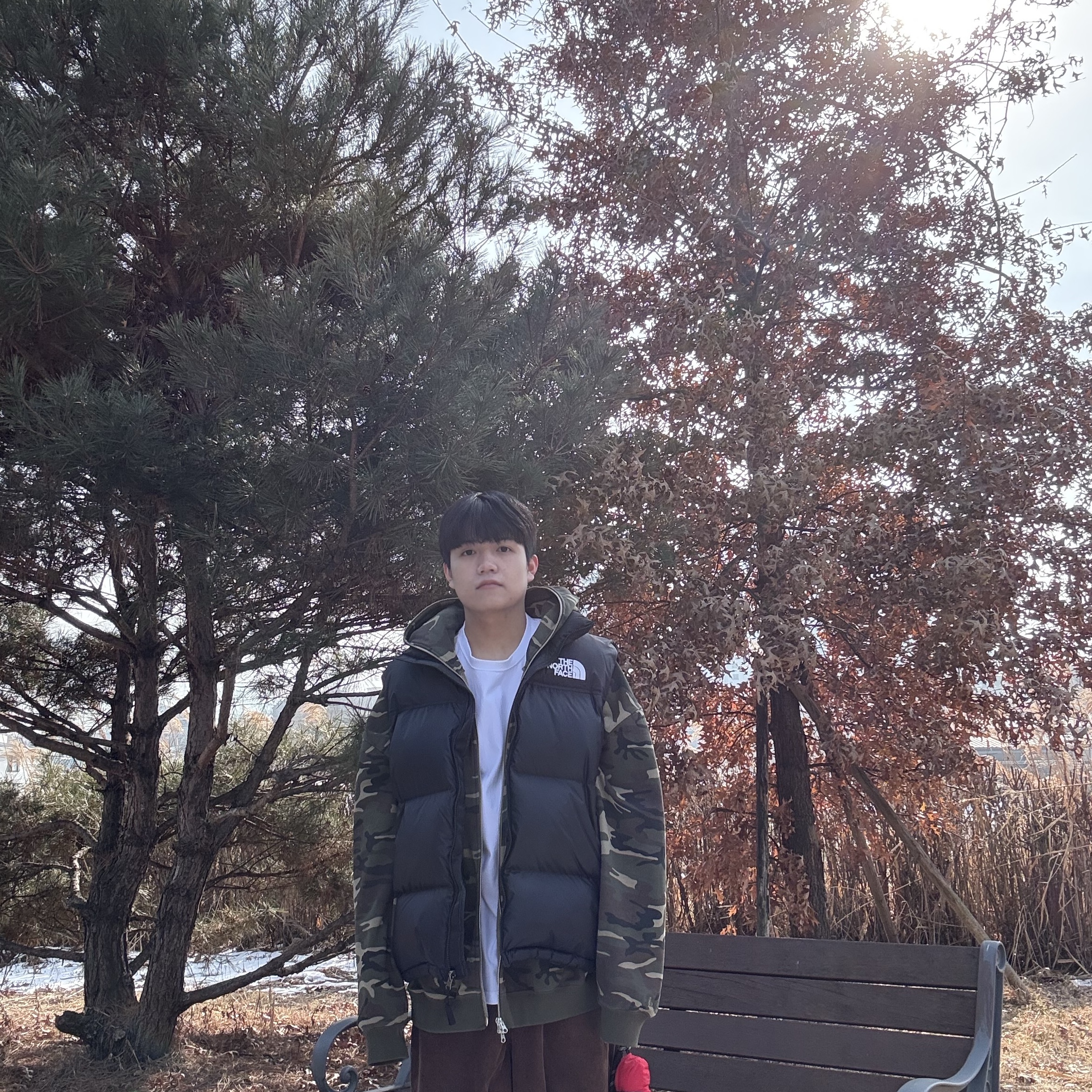 The North Face 1996 Retro Nuptse Vest Black 착용 스타일 - 4
