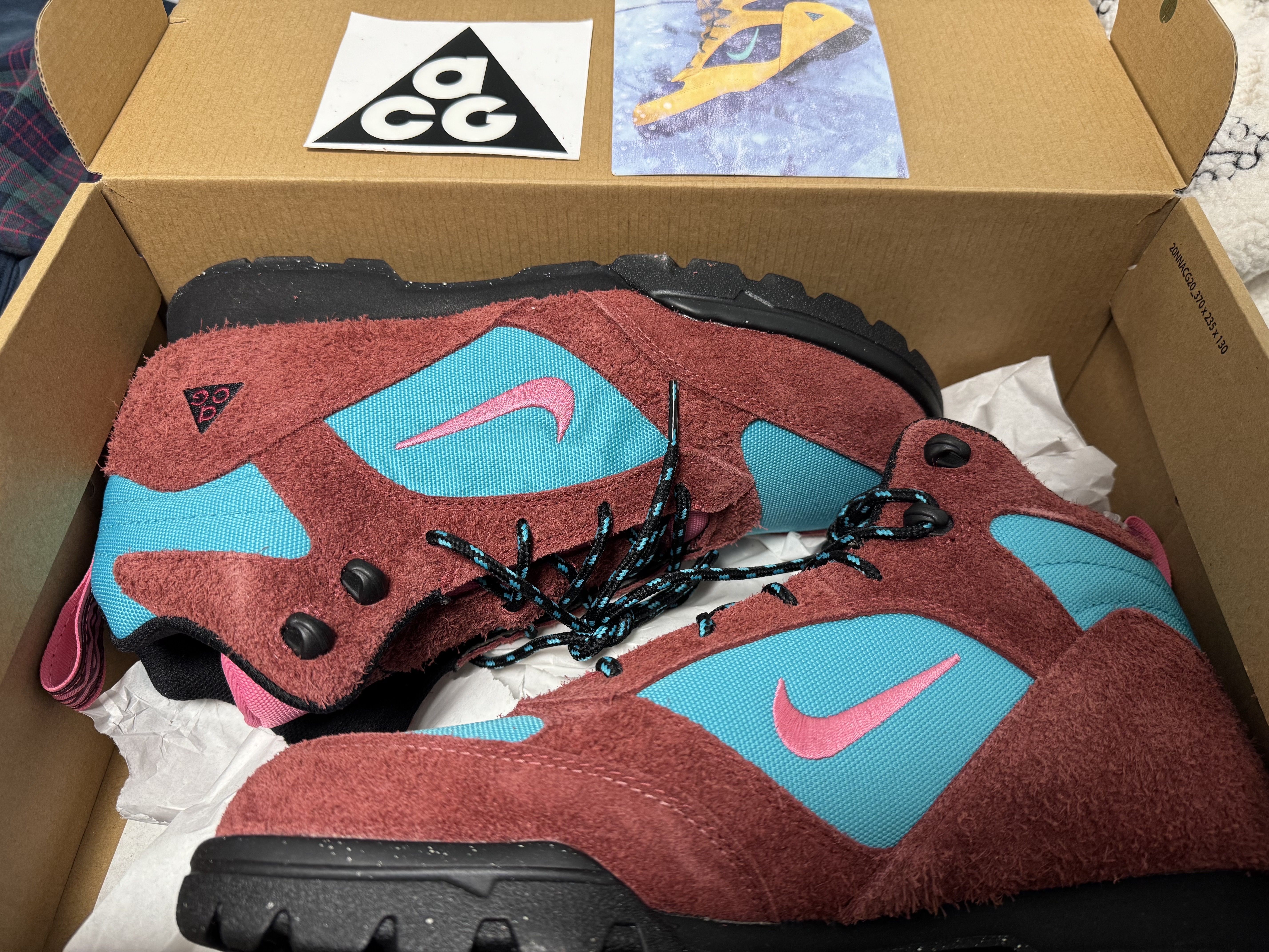 Nike ACG Torre Mid Waterproof Team Red Dusty Cactus Sail Pinksicle 착용 스타일 - 1