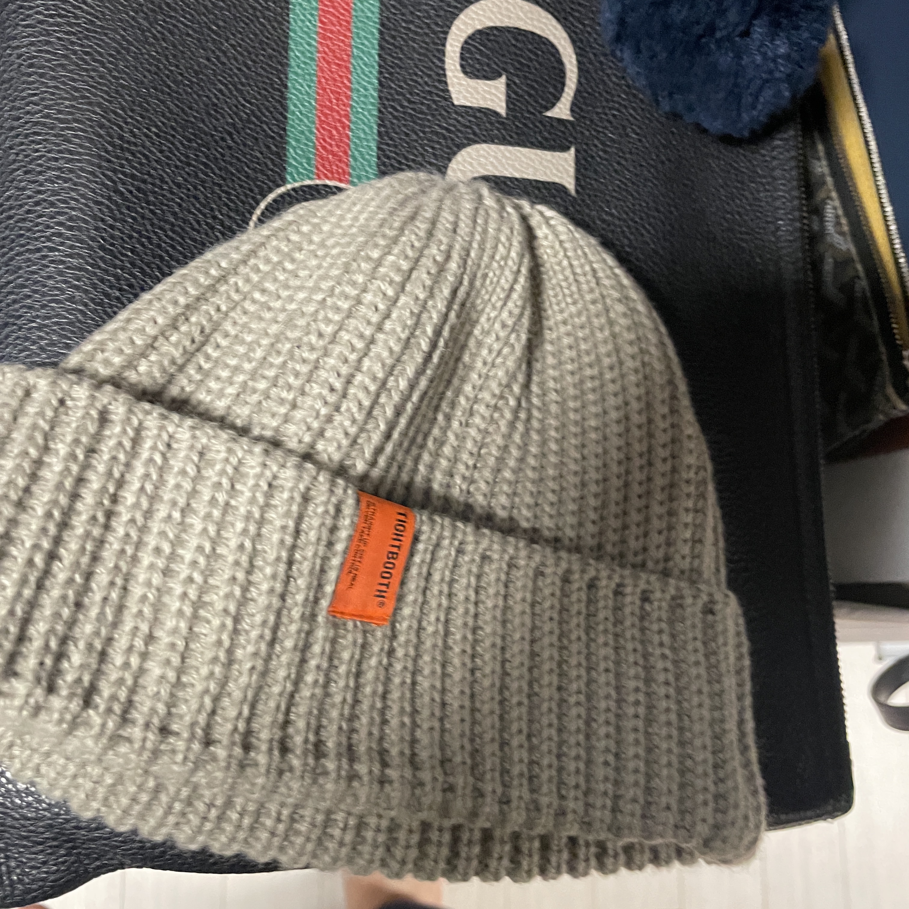 Tightbooth Tag Beanie Grey - 24FW 착용 스타일
