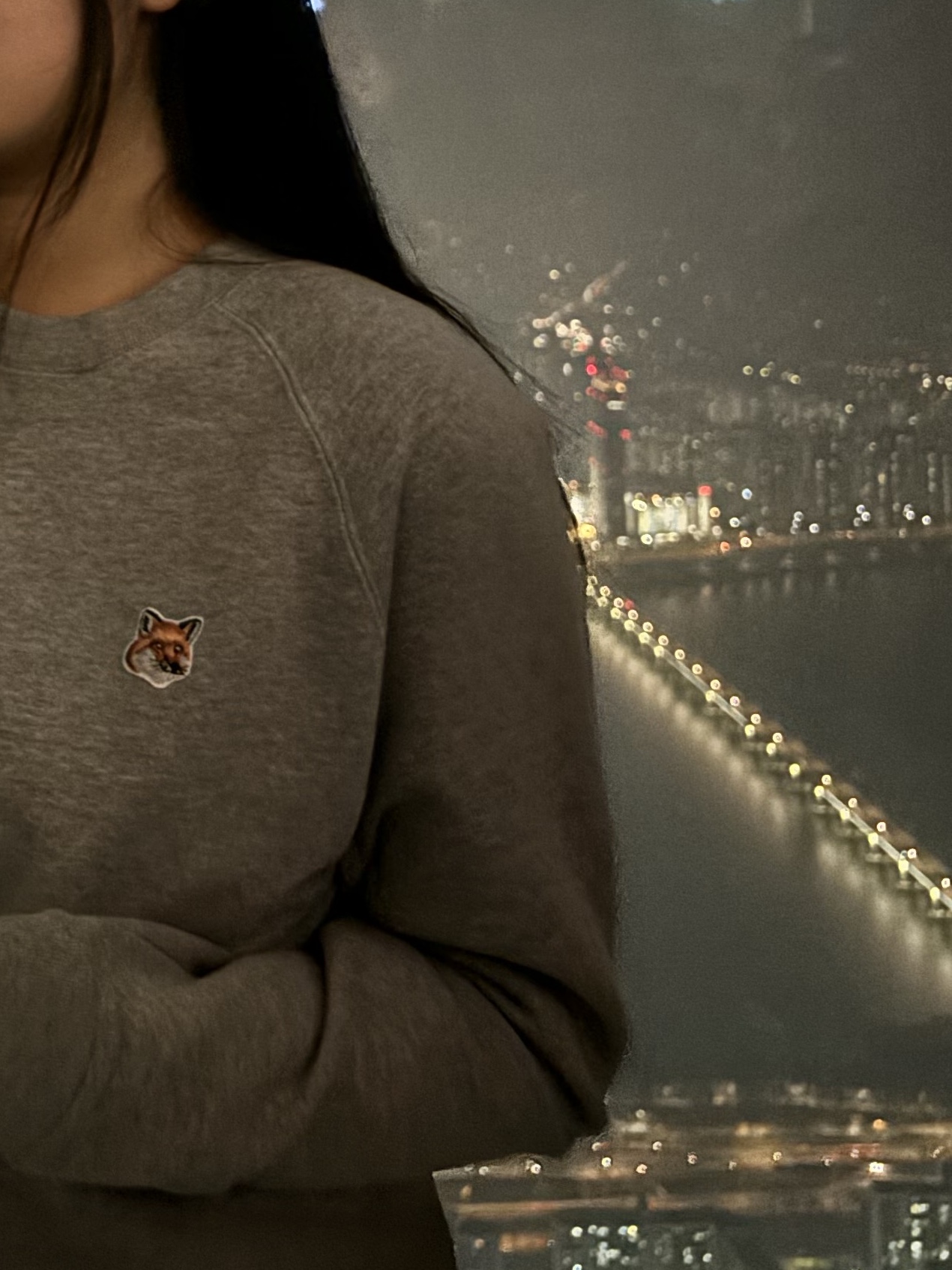 Maison Kitsune Fox Head Patch Classic Sweatshirt Grey Melange 착용 스타일