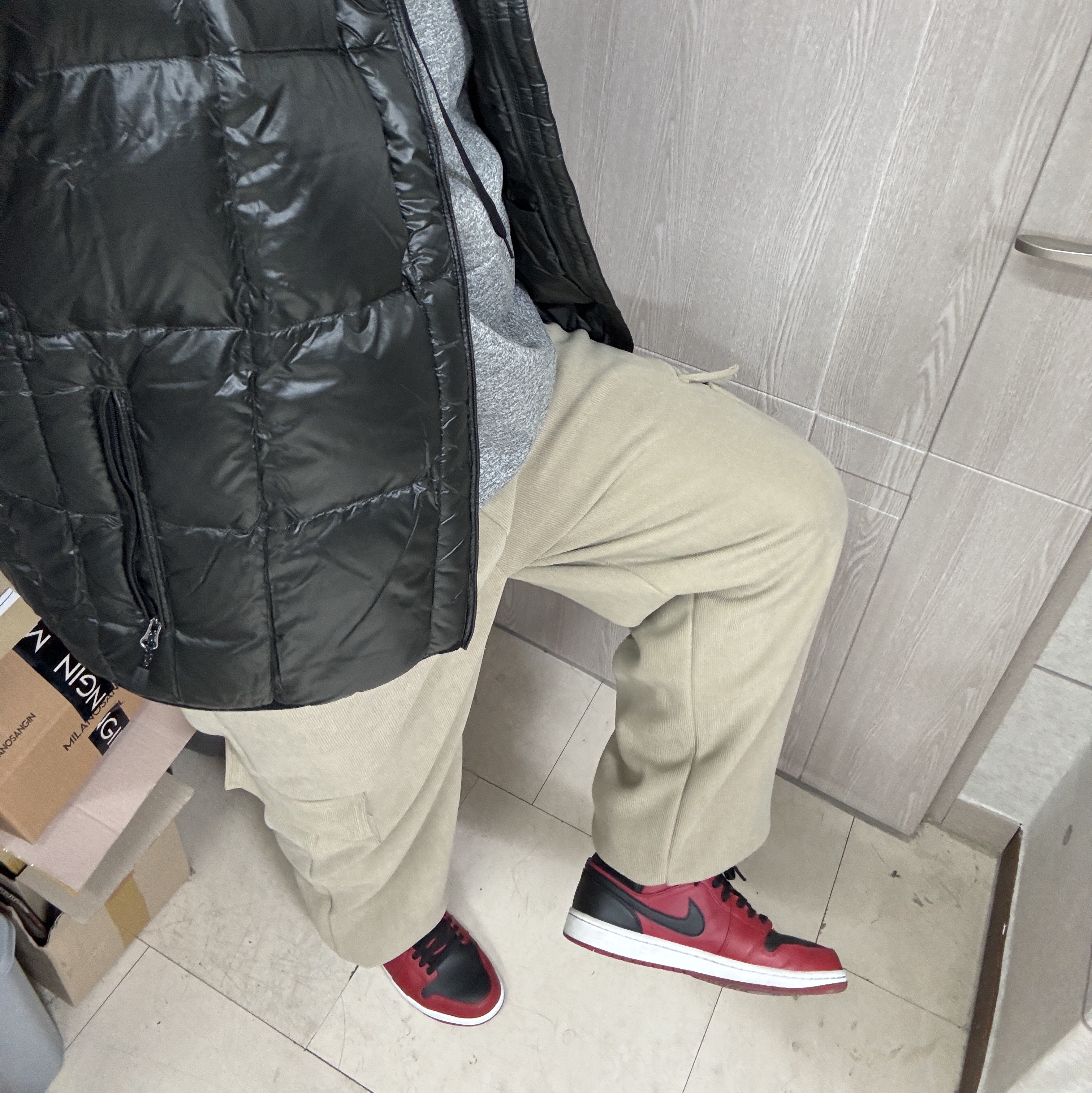 Thisisneverthat Pertex Light Down Jacket Black, Jordan 1 Mid Reverse Bred 착용 스타일
